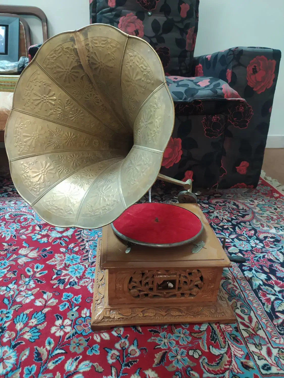 گرامافون کلکسیونی|کلکسیون اشیاء عتیقه|یزد, |دیوار