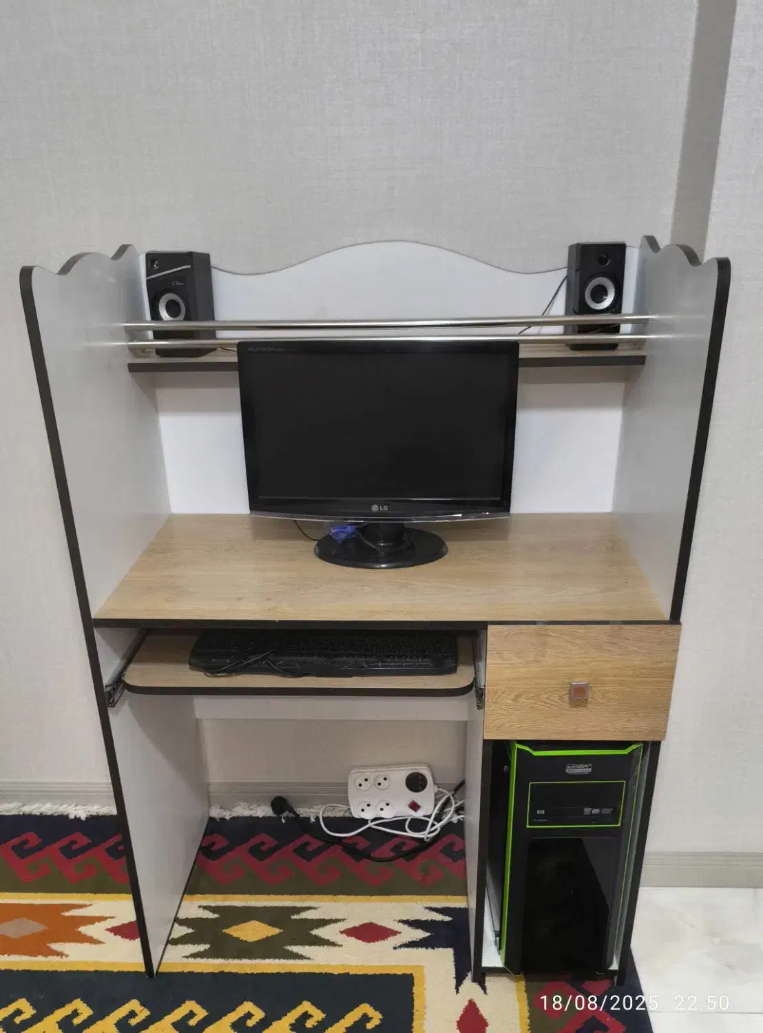 میز کامپیوتر ( میز تحریر)|میز تحریر و کامپیوتر|اصفهان, شهرک ولیعصر|دیوار