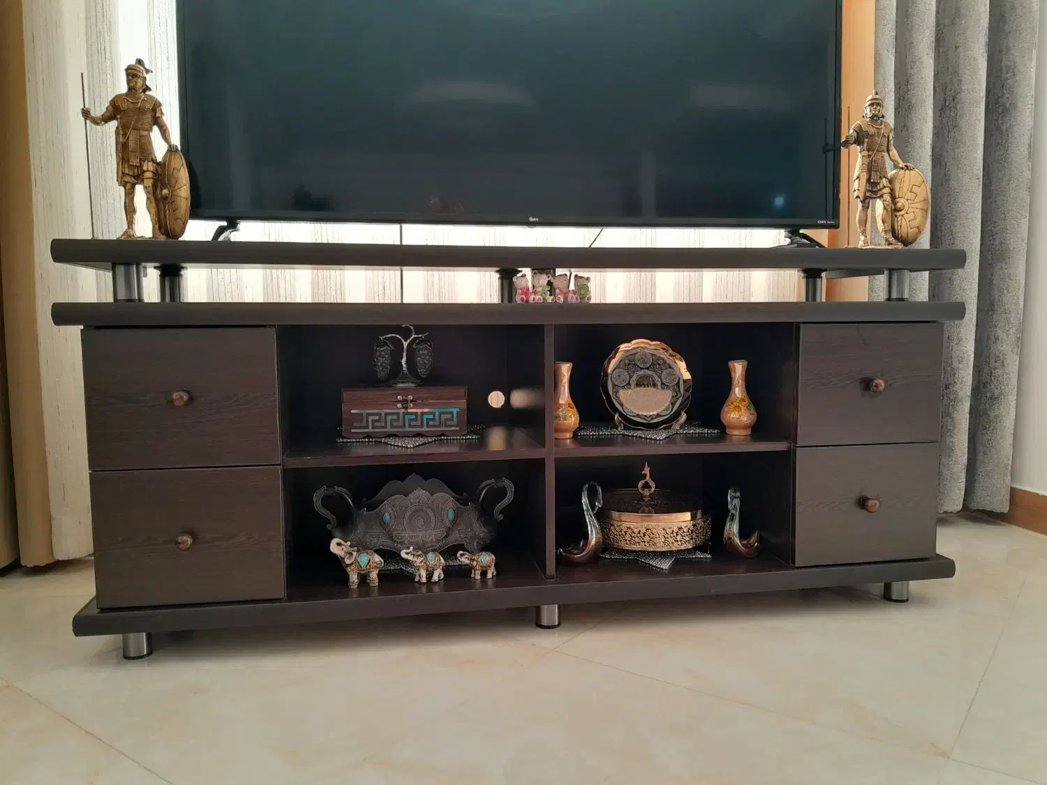 میز تلویزیون|میز تلویزیون|بشاریات, |دیوار