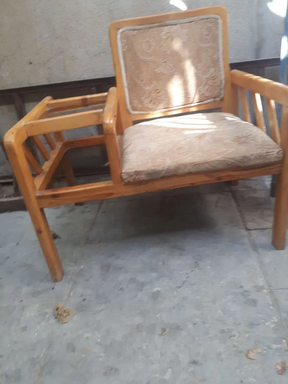 صندلی دست دار|صندلی و نیمکت|کرمانشاه, |دیوار