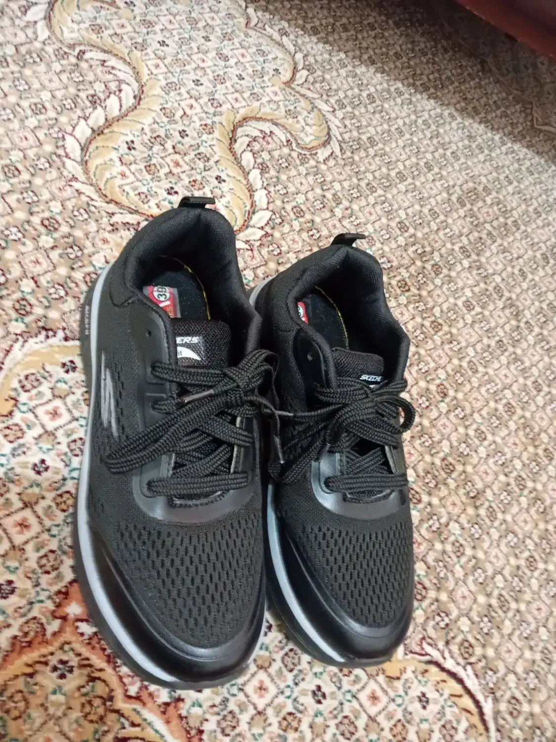 کفش نو|کیف، کفش، کمربند|مراغه, |دیوار