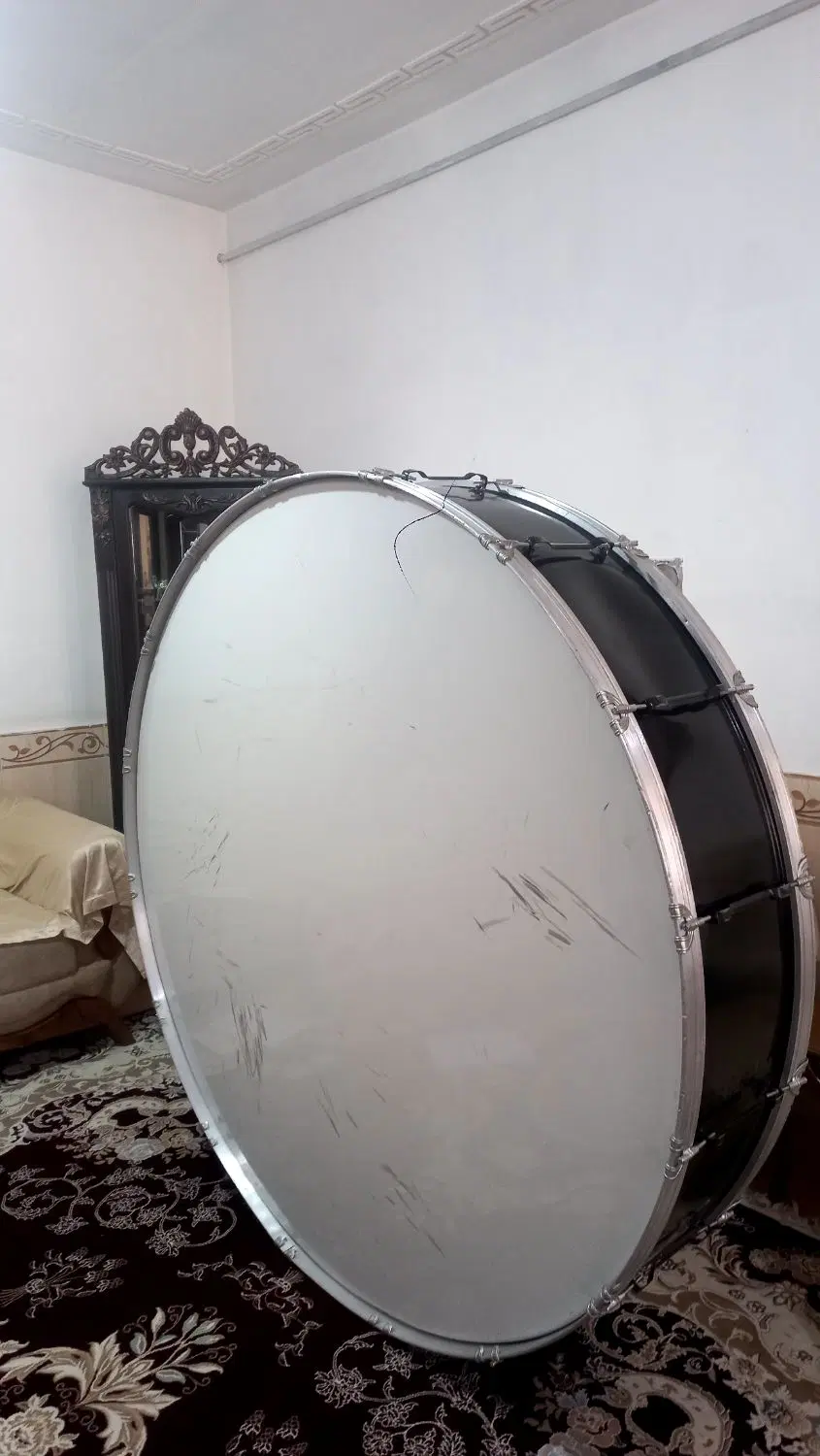 طبل|درام و پرکاشن|اسلام‌‌آباد غرب, |دیوار