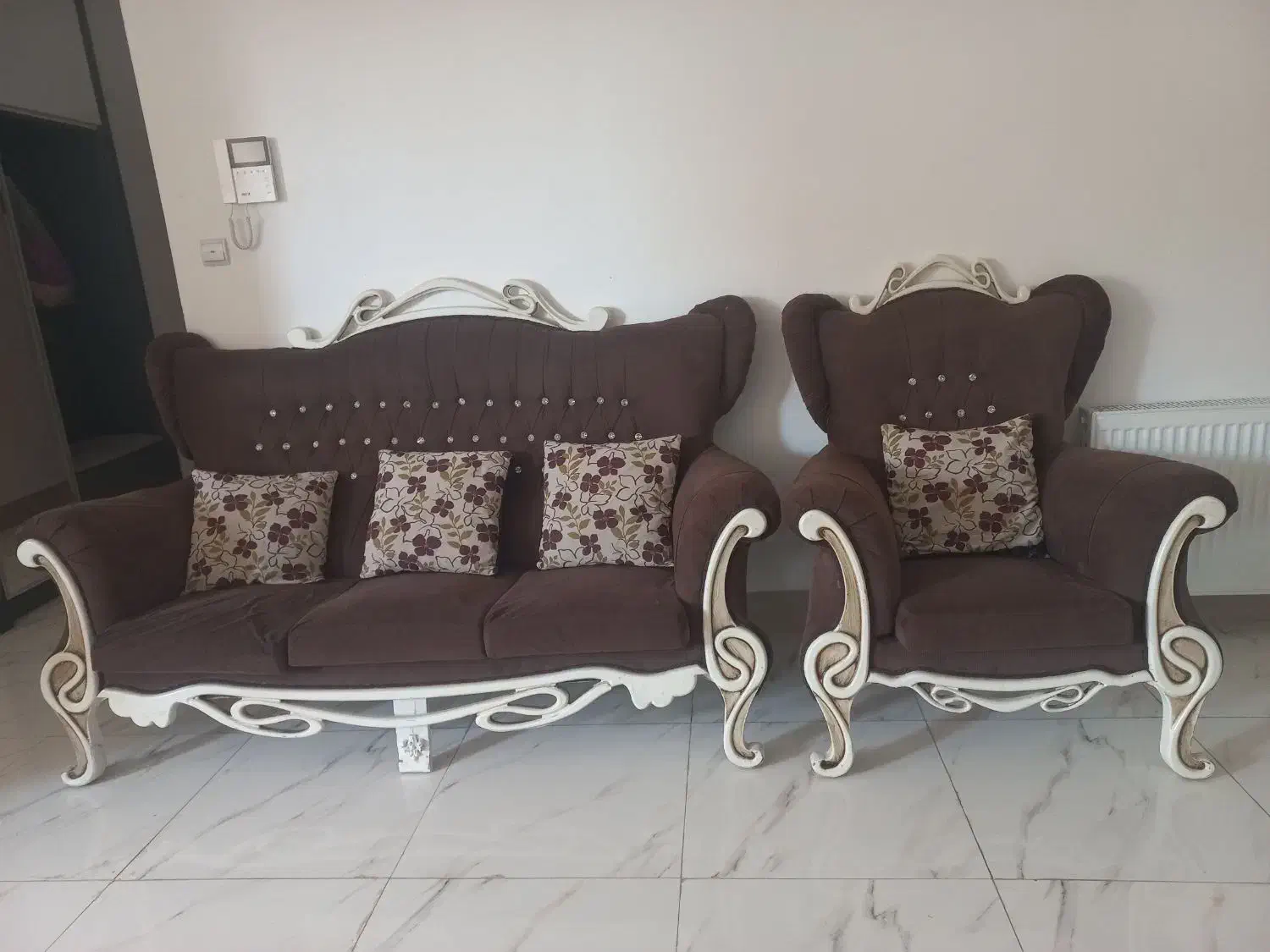 مبلمان نو و تمیز|مبلمان خانگی و میز عسلی|کازرون, |دیوار