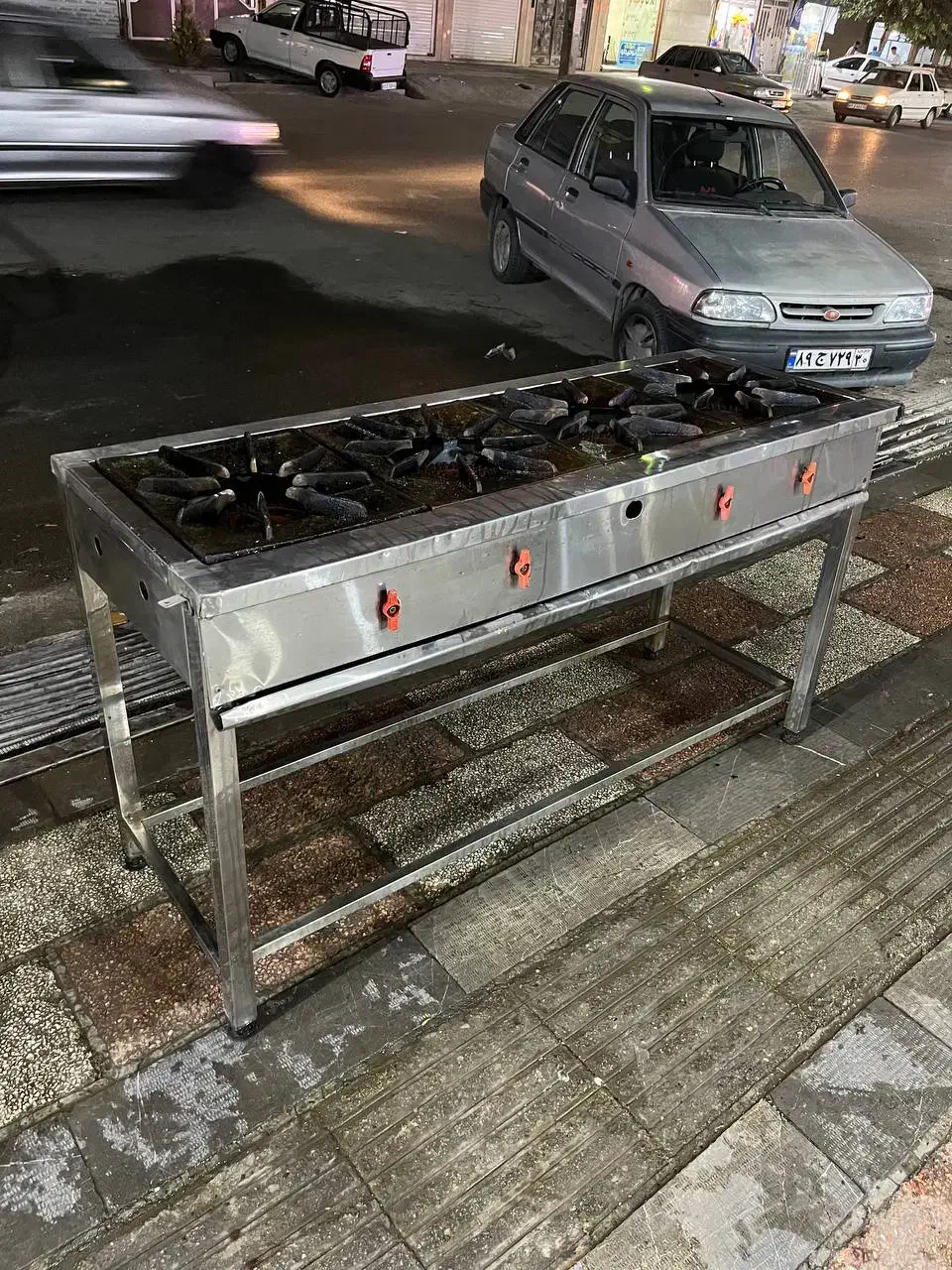 اجاق 4 شعله صنعتی خطی پایه دار مشابه نو|فروشگاه و مغازه|تهران, شهرک استقلال|دیوار