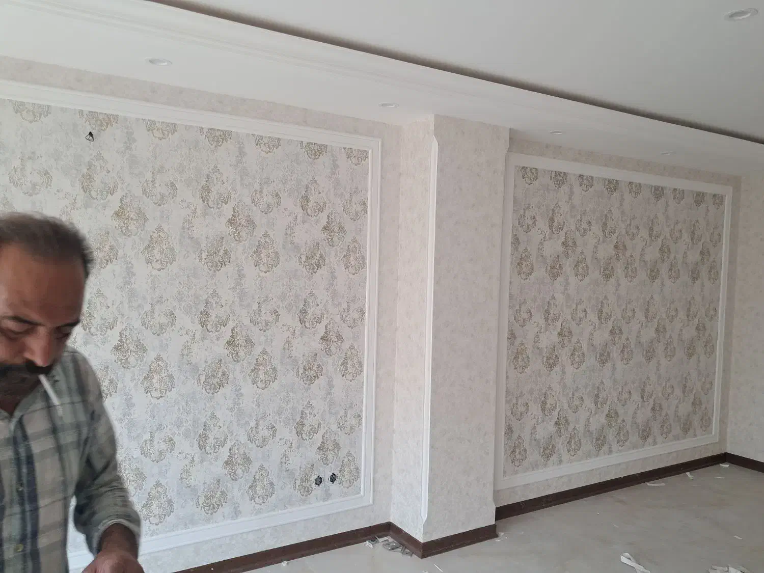 کارگر نیمه ماهر و ماهر برای نقاشی و کاغذدیواری|استخدام معماری، عمران و ساختمانی|ورامین, ورامین|دیوار