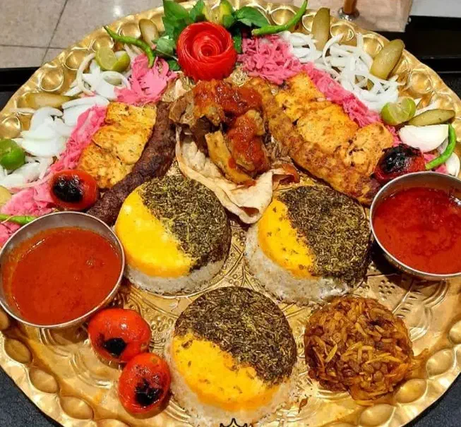 استخدام نیرو ساده وحرفه ای درتمام سکشن های رستوران|استخدام خدمات فروشگاه و رستوران|تهران, نارمک|دیوار