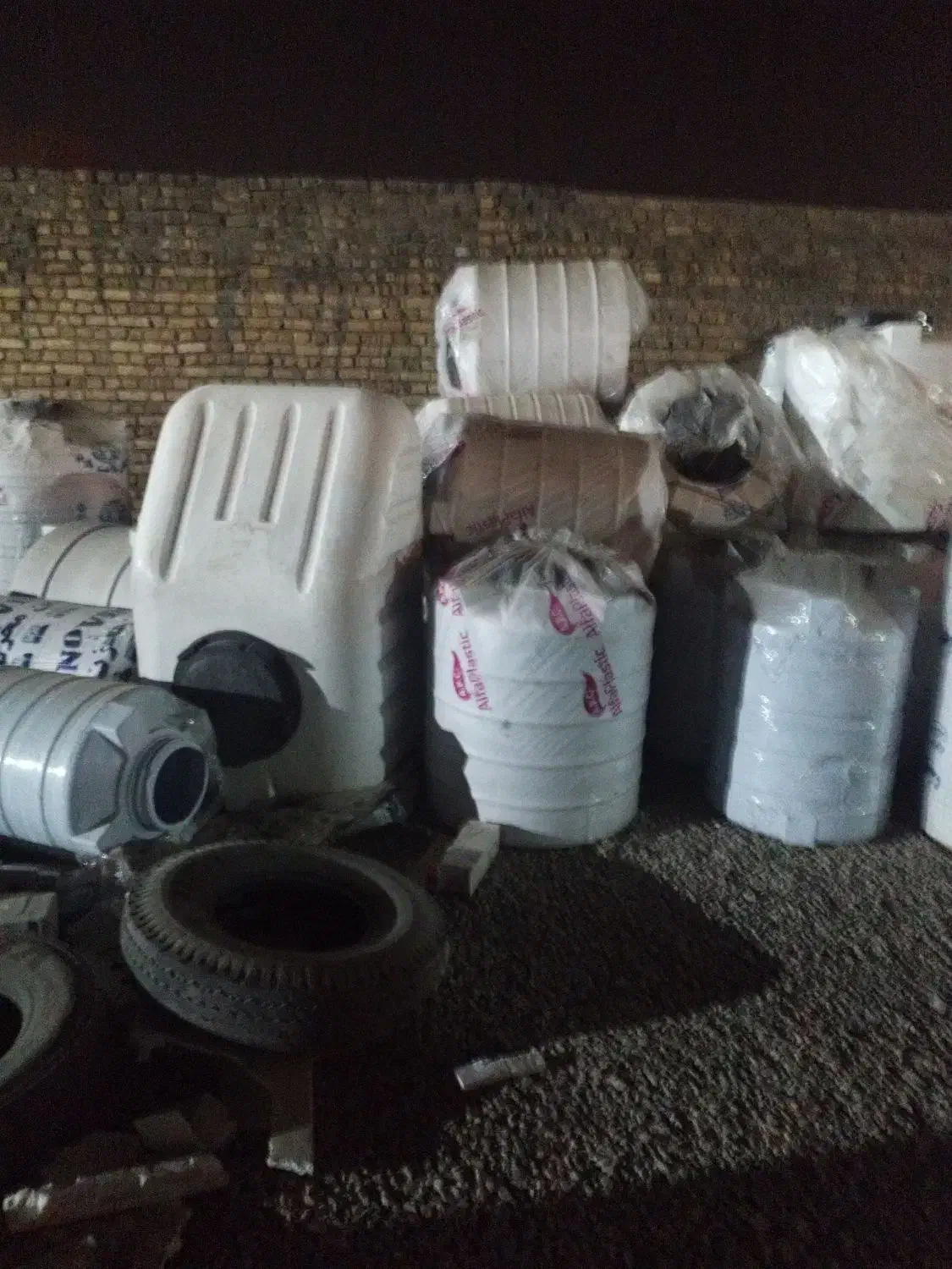 تانکر آب پلاستیکی بطور نقدی چکی|مصالح و تجهیزات ساختمان|یزد, |دیوار