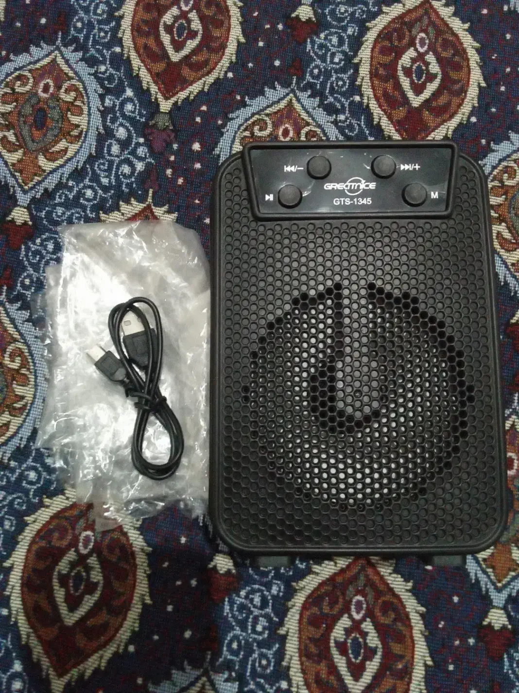 اسپیکر بلوتوثی اصلی با رقص نور آک آک|پخش‌کننده همراه|قم, پردیسان|دیوار