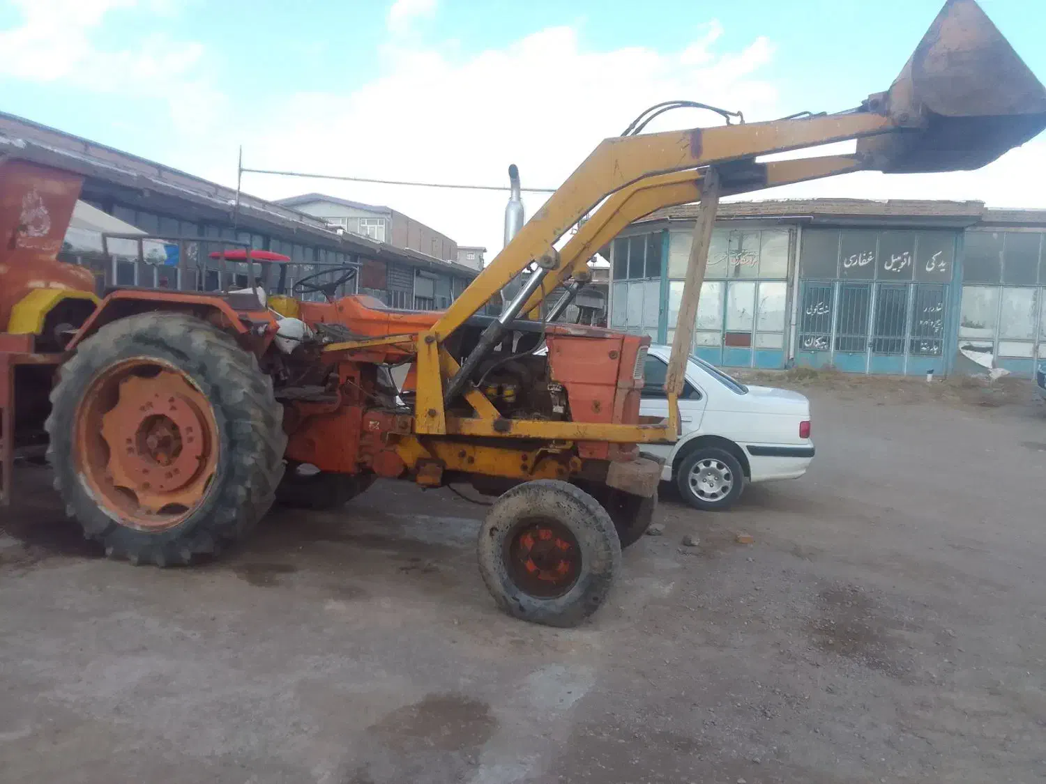 تراکتور رومانی با بیل جلو|خودرو سنگین|اهر, |دیوار