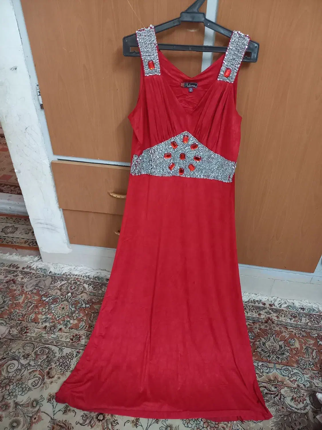 لباس مجلسی|لباس|خوانسار, |دیوار