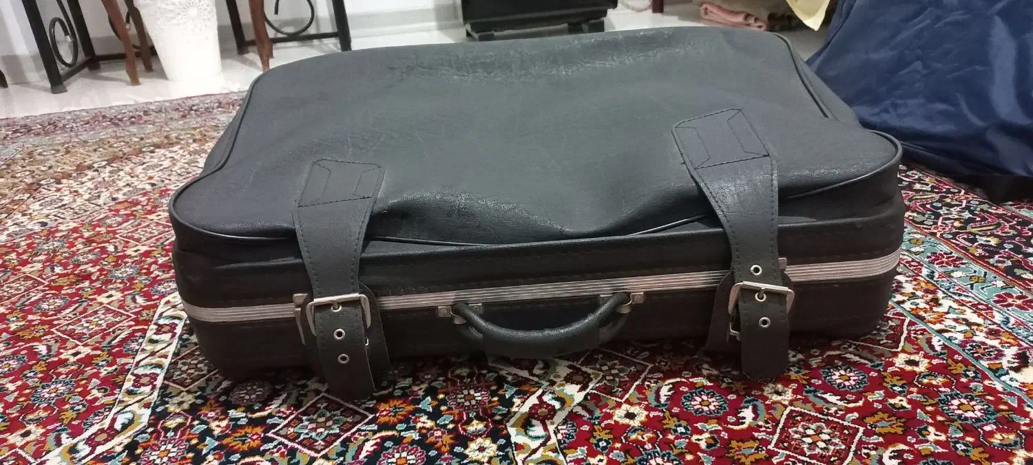 چمدان مسافرتی بزرگ و جادار و چرم|کیف، کفش، کمربند|قیدار, |دیوار