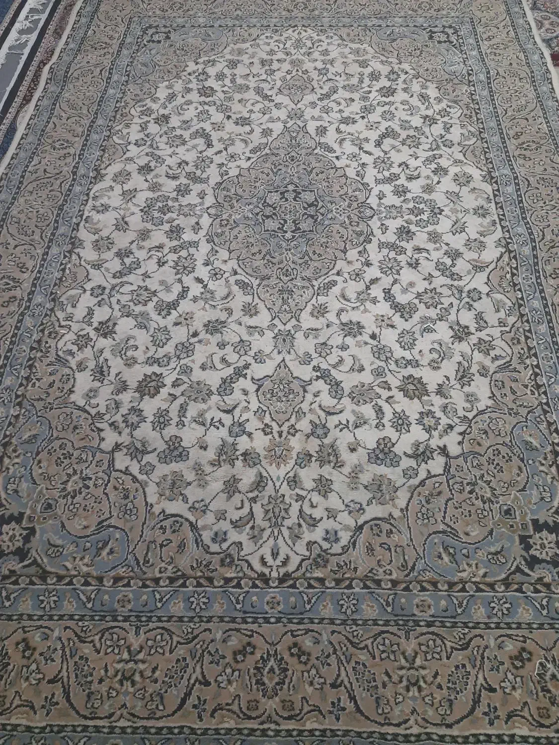 فرش ۶ متری ۷۰۰ شانه فرش ۹ متری ۵۰۰ شانه|فرش|قم, زنبیل آباد|دیوار