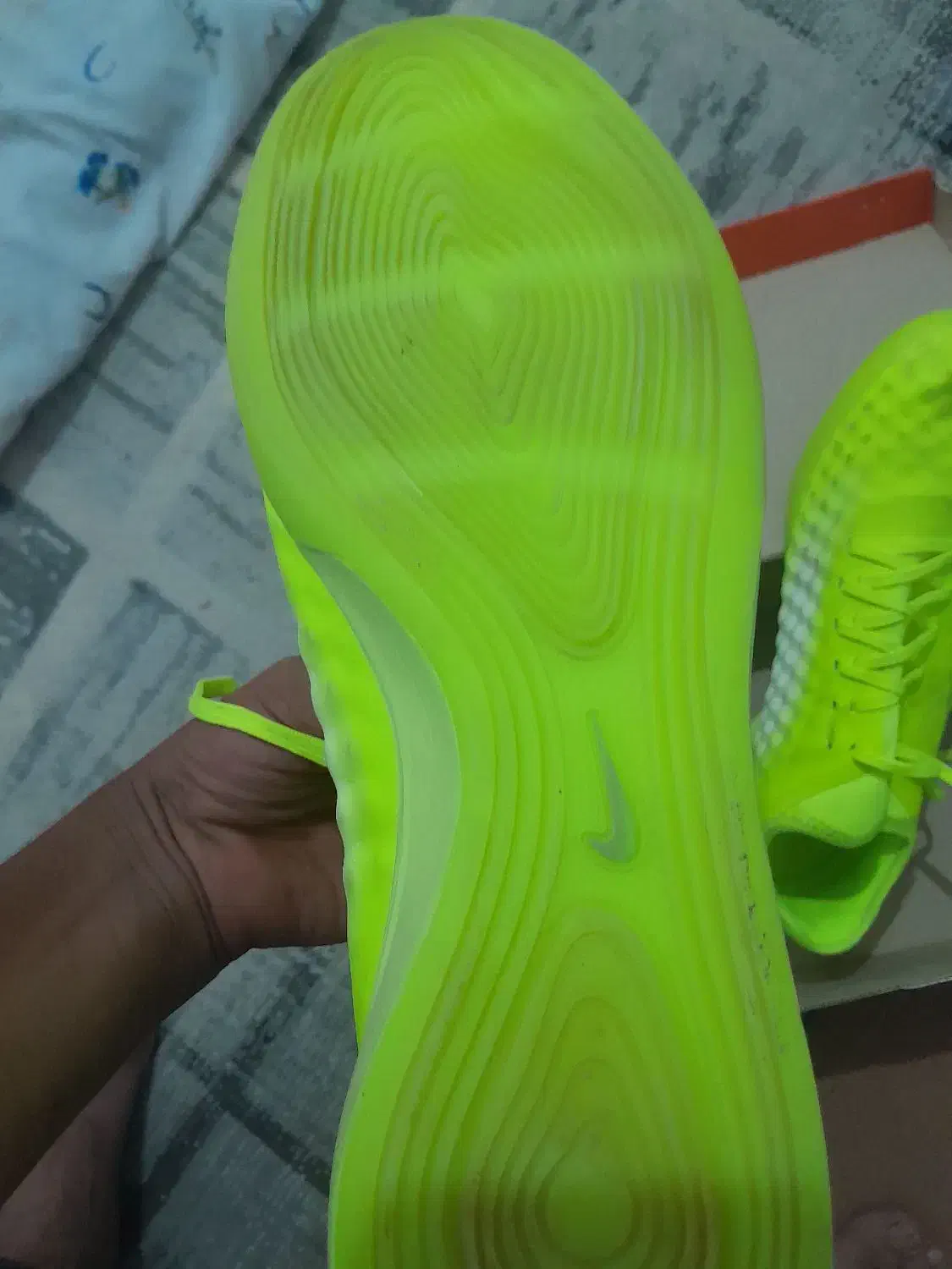 کفش سالن|کیف، کفش، کمربند|نیشابور, بنیاد شهید|دیوار