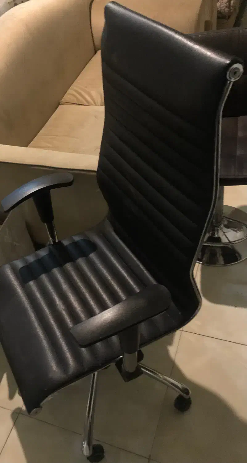 صندلی‌چرخ‌دار|دفتر کار|کرمانشاه, |دیوار