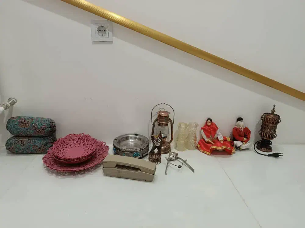 ویترین پالتویلدایی چادرماشین سنتی فرش گاو صندوق|ظروف سرو و پذیرایی|مشهد, امیر|دیوار