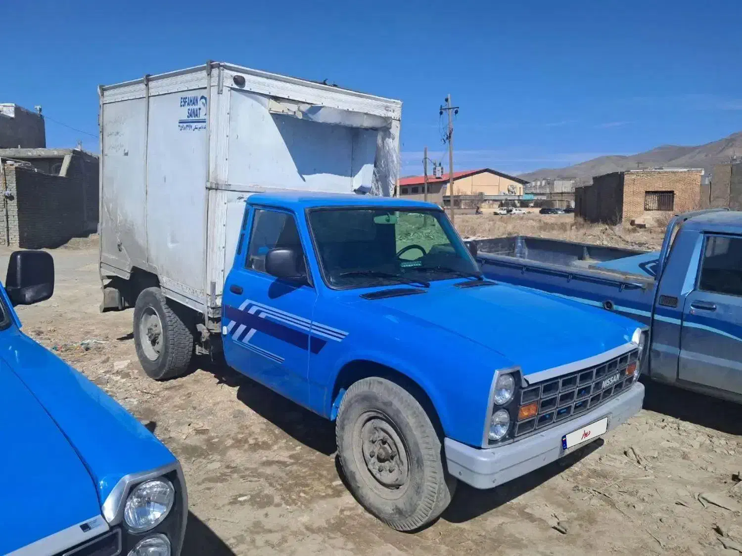 نیسان 81|خودرو سواری و وانت|بروجرد, |دیوار