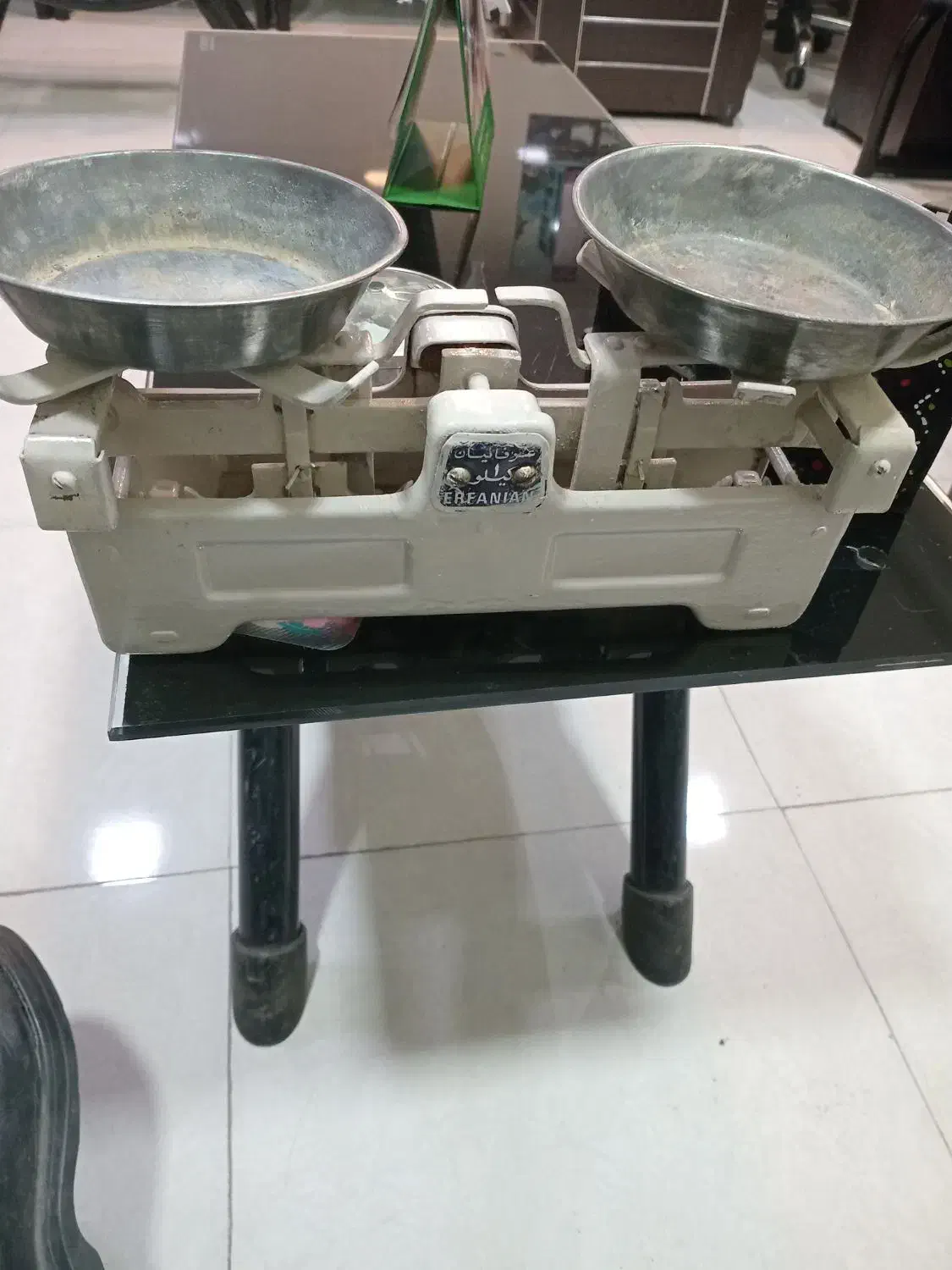 ترازوی قدیمی|کلکسیون اشیاء عتیقه|فردیس, فردیس|دیوار