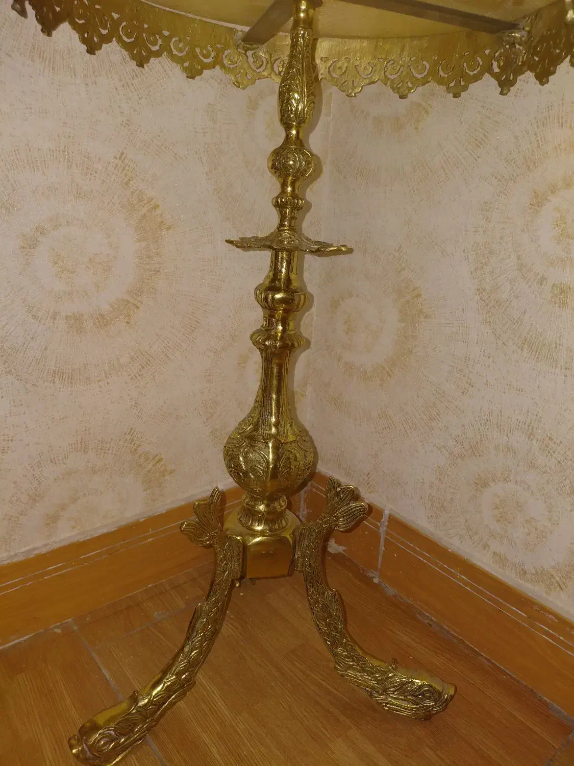 میز برنز سنگین اصل سالم و بدون ایراد|میز تلفن|اسلام‌شهر, شهرک مصطفی خمینی|دیوار