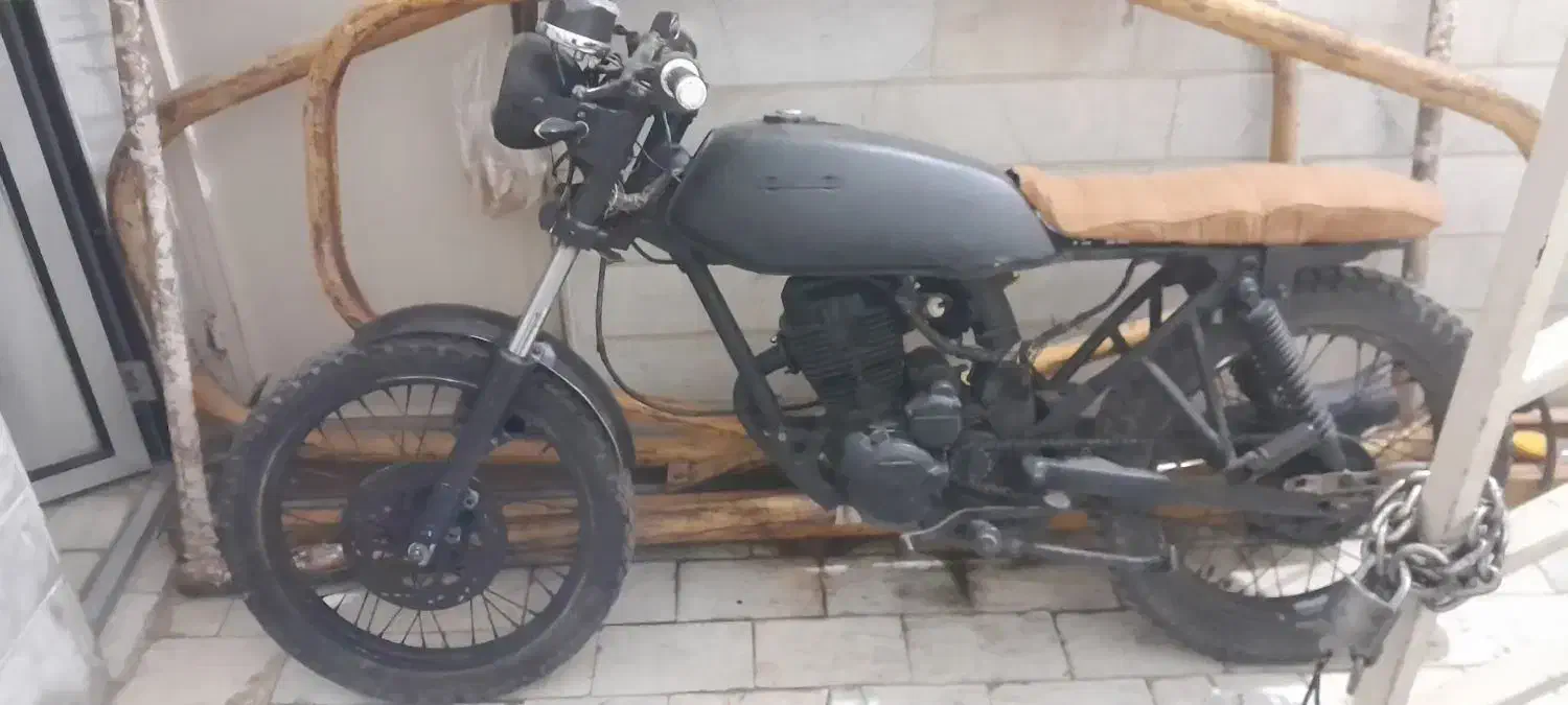 کافه ریسر|موتورسیکلت|پیشوا, |دیوار