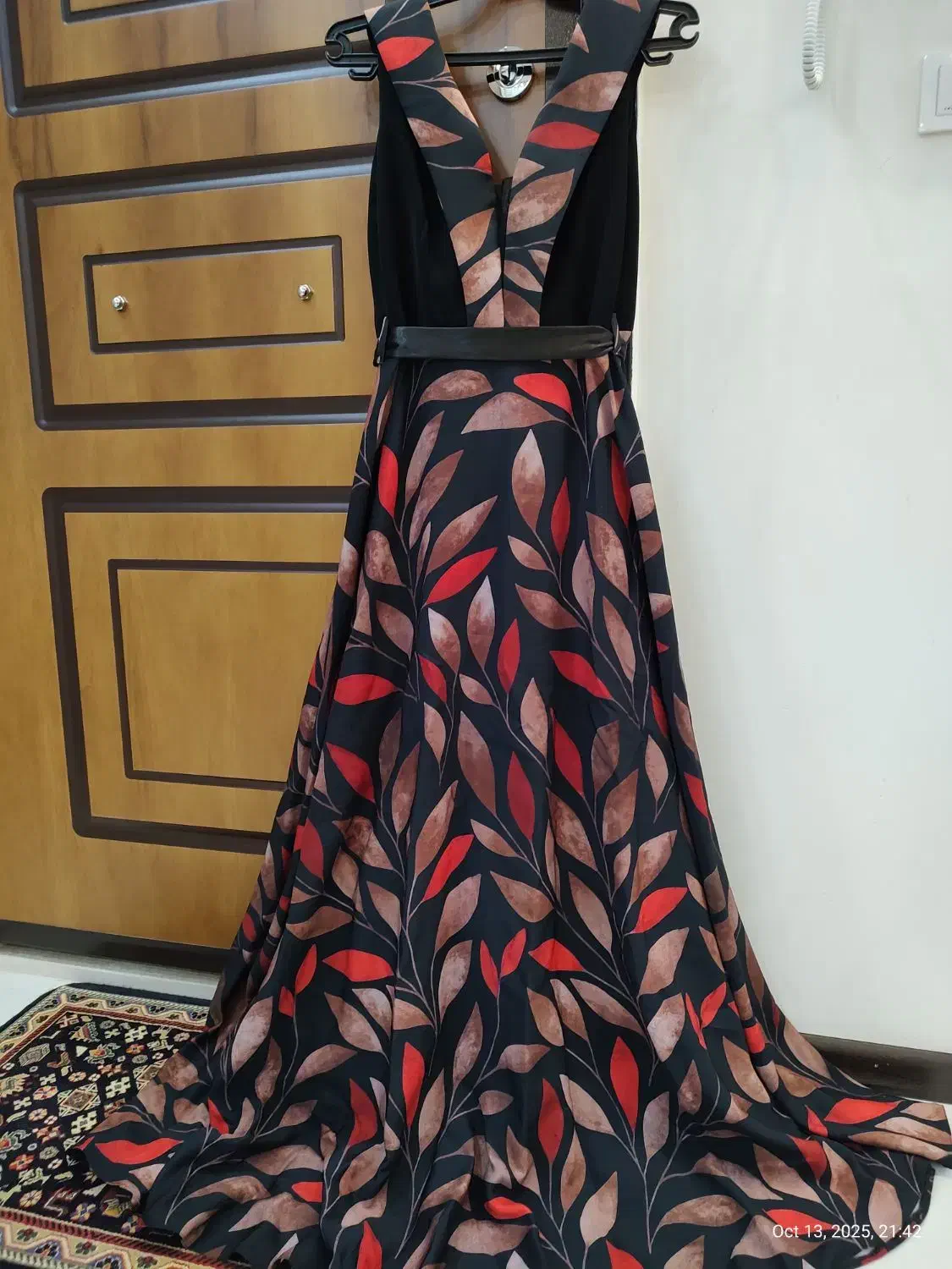 لباس مجلسی|لباس|قزوین, |دیوار