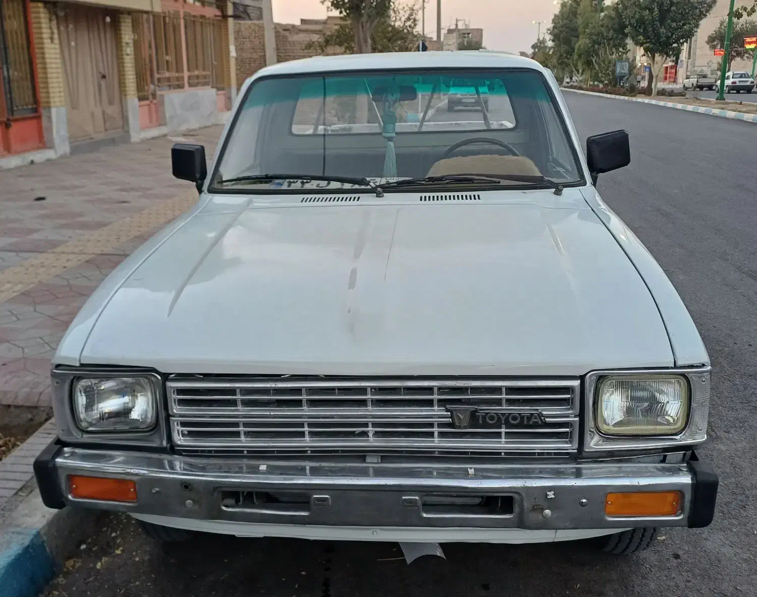 تویوتا  وانت۸۳|خودرو سواری و وانت|پیر بکران, |دیوار