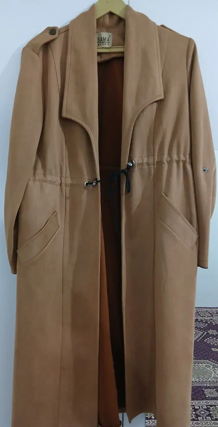 پالتوی زیبا|لباس|خوی, |دیوار