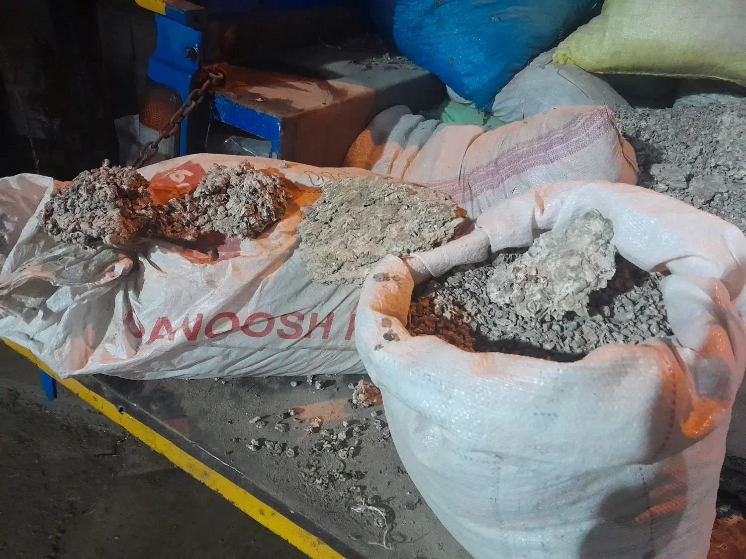 کود کبوتر|لوازم جانبی حیوانات|ملکان, |دیوار