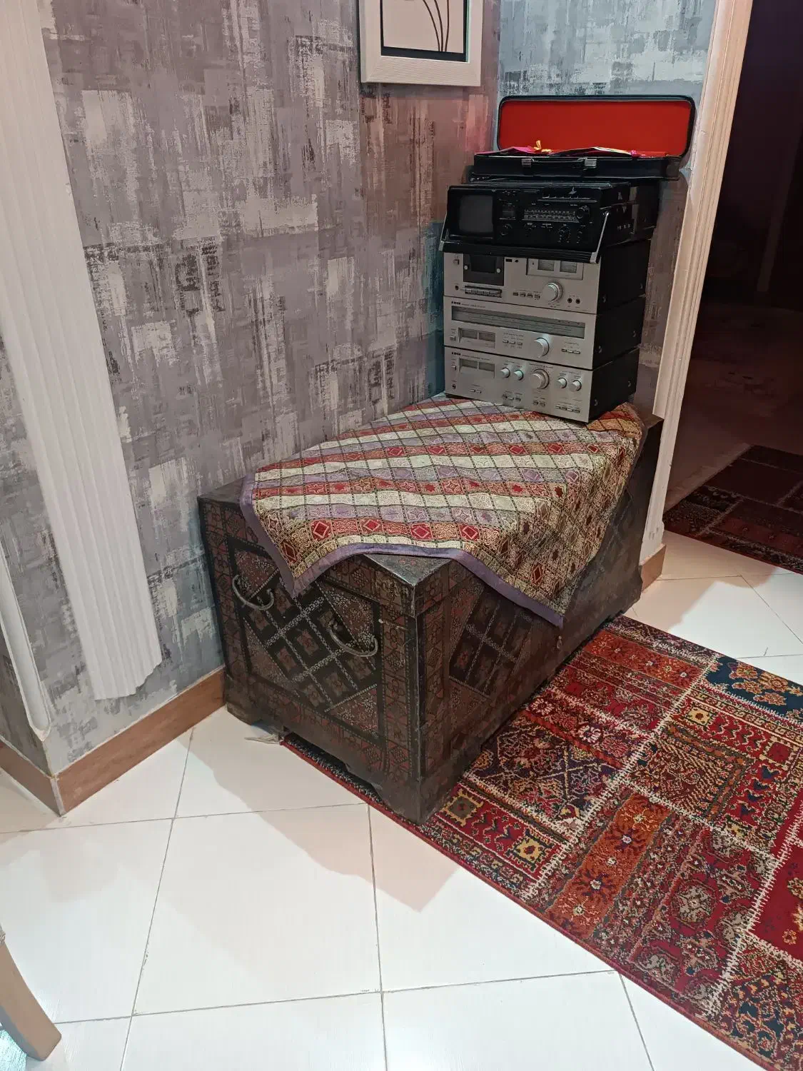 صندوق عتیقه قدیمی|کلکسیون اشیاء عتیقه|رشت, کاکتوس|دیوار