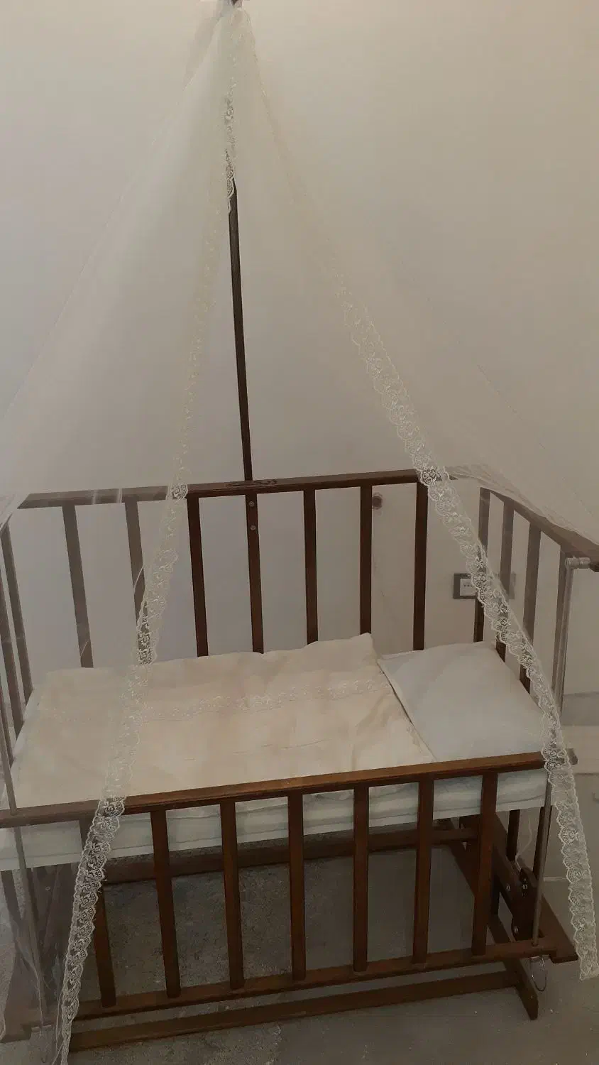 تخت نوزاد|تخت و سرویس خواب|بروجرد, |دیوار