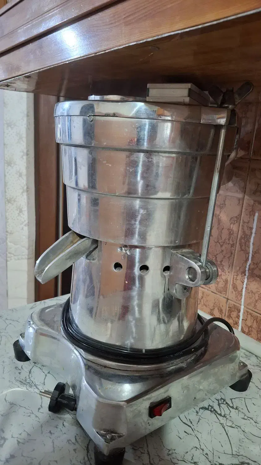 آبمیوه گیر صنعتی|آبمیوه‌گیر و آب‌مرکبات‌گیر|اهواز, اسلام آباد شرقی|دیوار