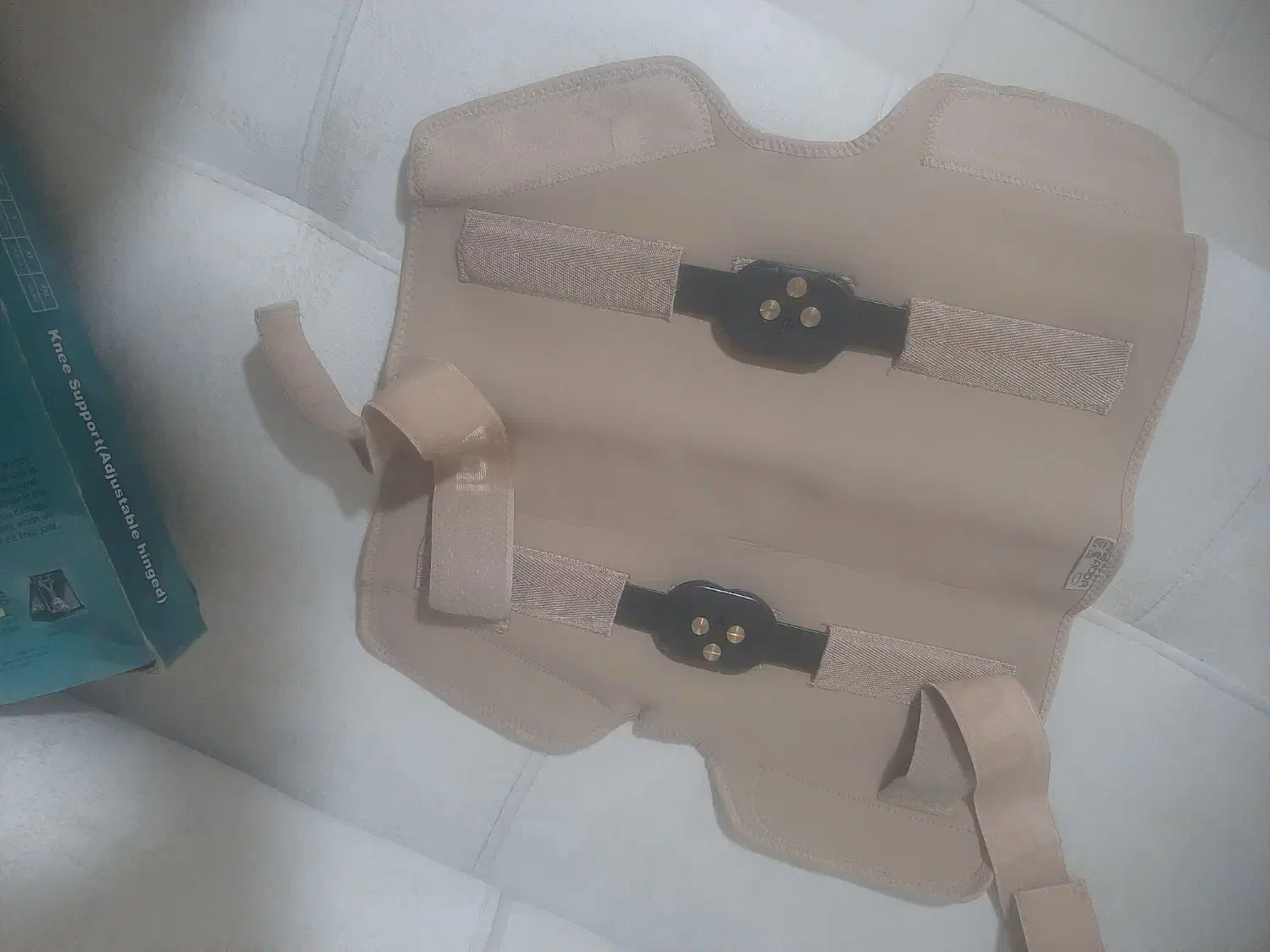 آتل و زانوبند برای بعداز عمل زانو|پزشکی|صدرا-فارس, فاز ۱|دیوار