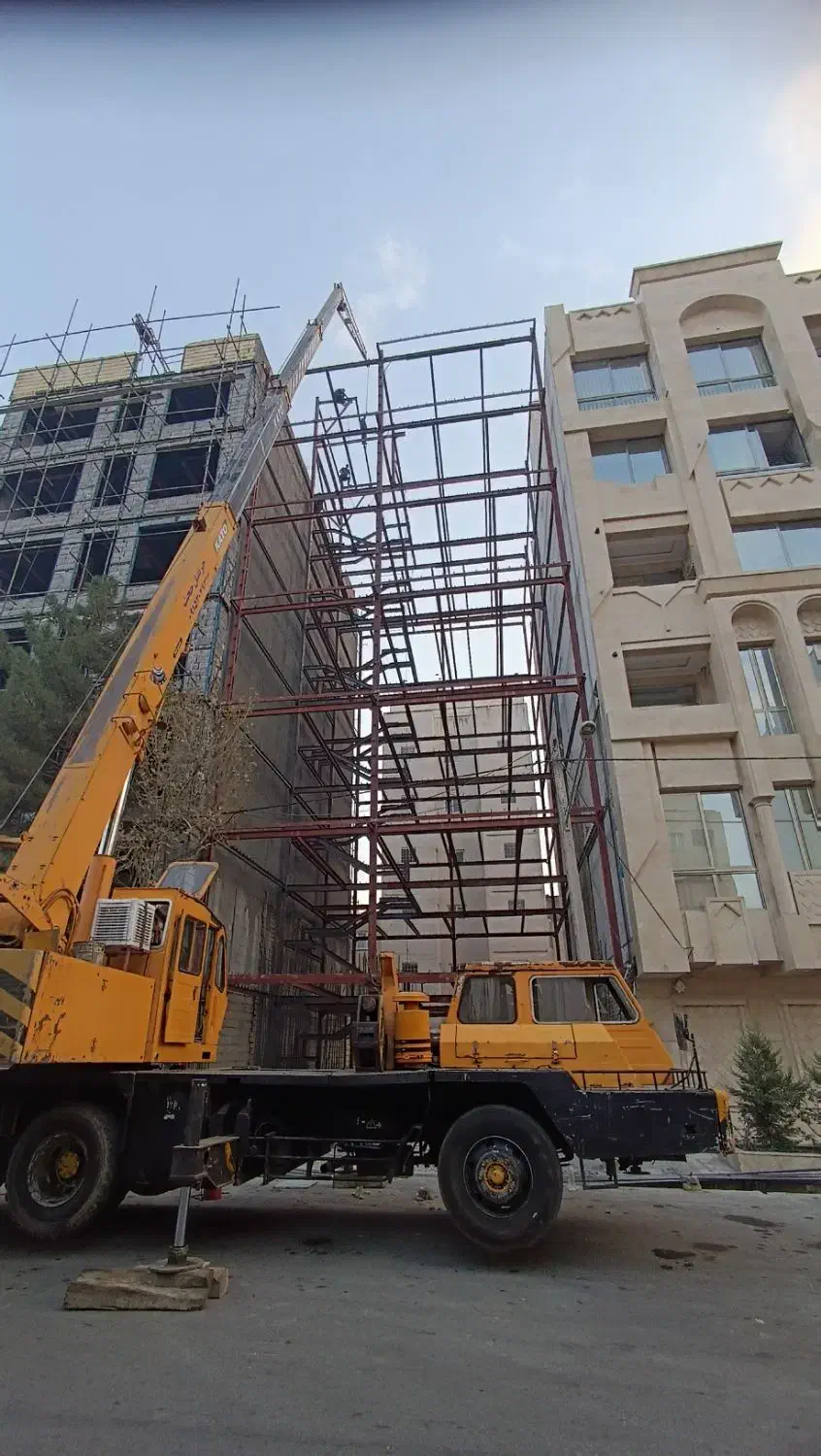 اجاره انواع جرثقیل سبک و سنگین از هفت تن تا 80تن|خدمات حمل و نقل|مشهد, جاهد شهر|دیوار