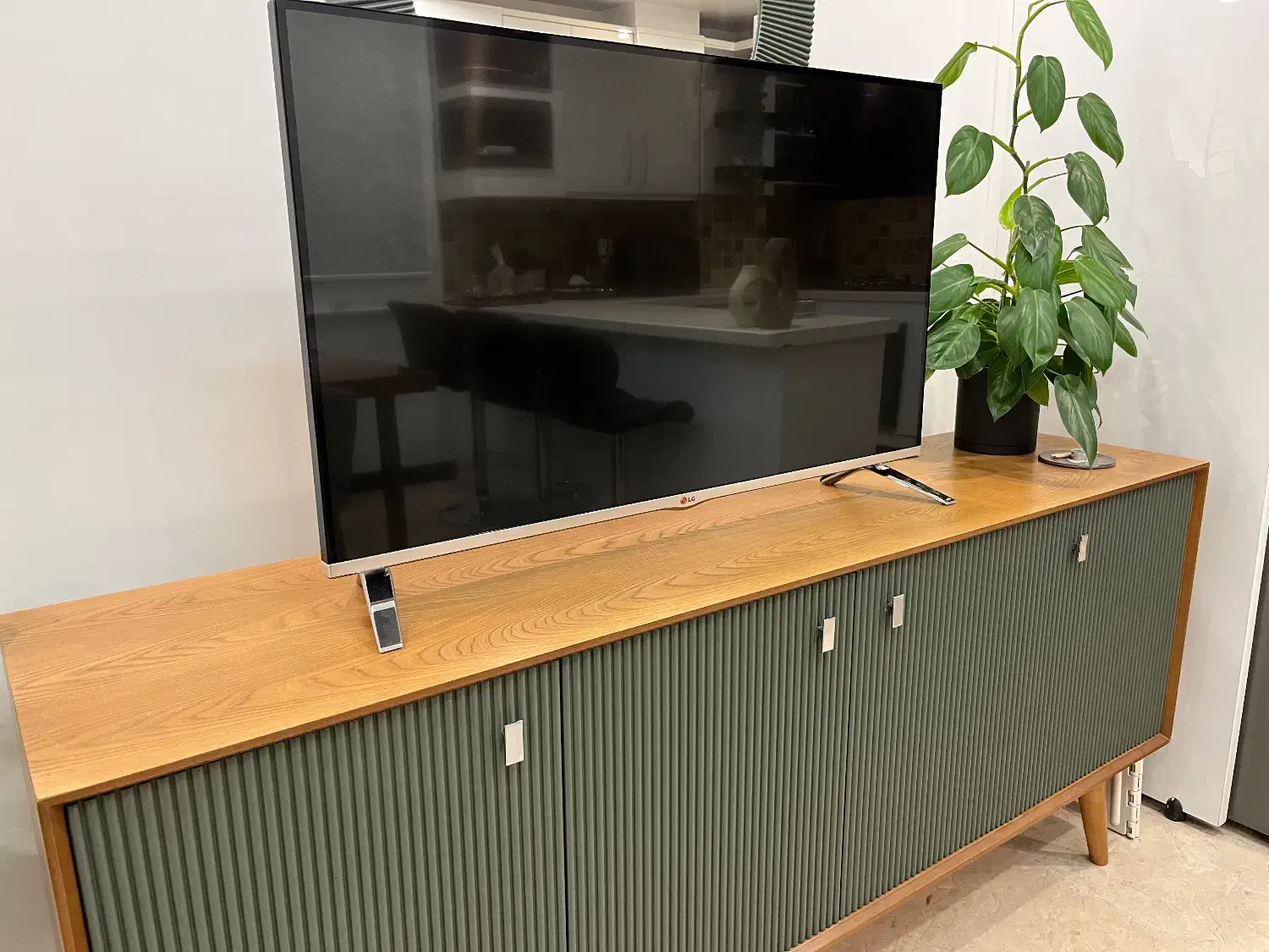 تلوزیون ال جی ۴۲ هوشمند (LG)|تلویزیون و پروژکتور|تهران, دریان‌نو|دیوار