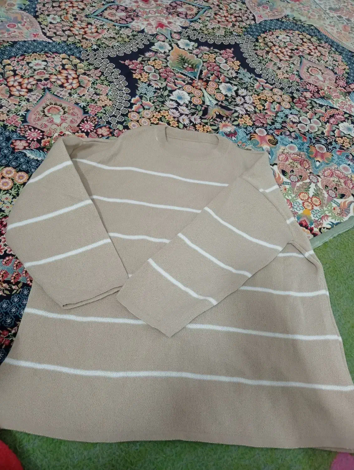 بافت زیبا اکبند و پوشیده نشده|لباس|شاهدشهر, |دیوار