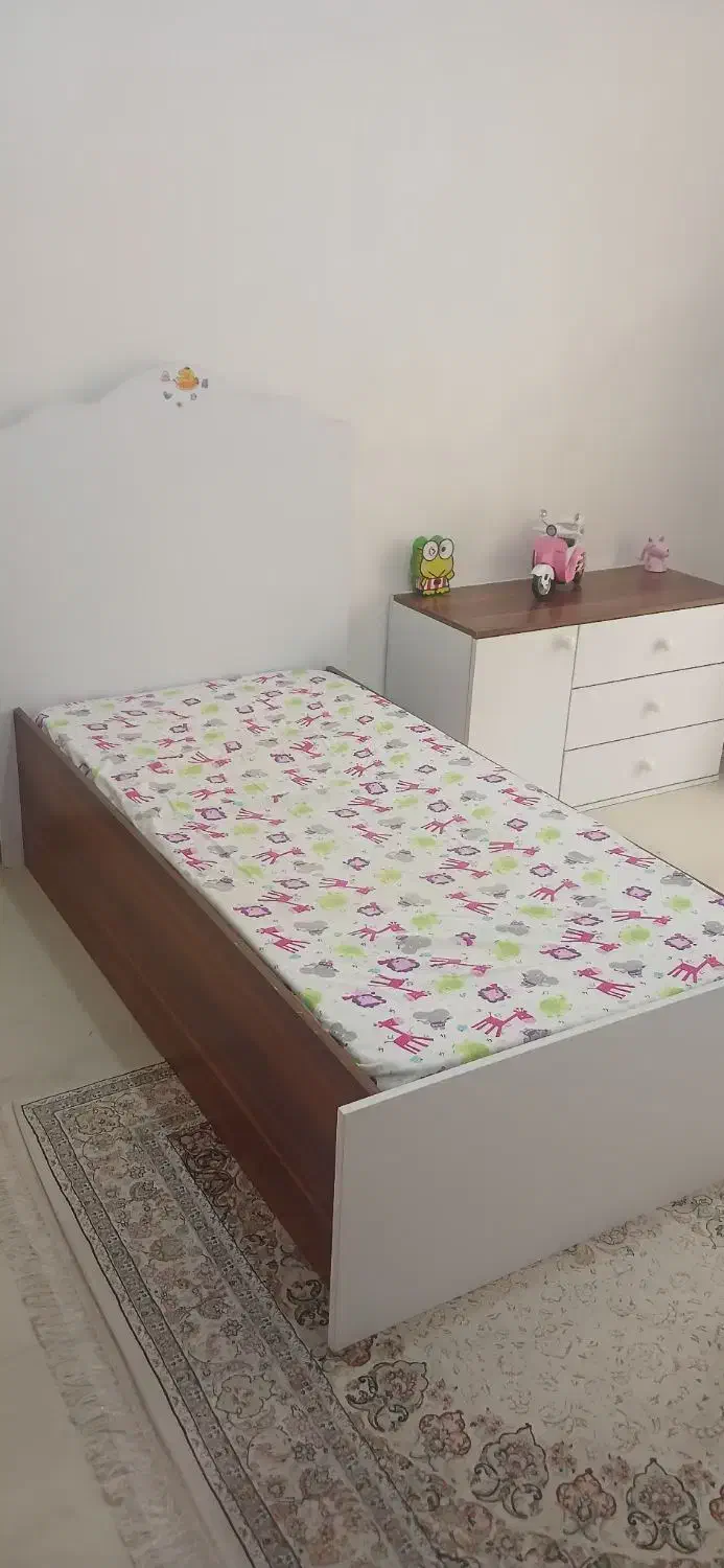 تخت نوزادی و نوجوانی همراه با تشک|تخت و سرویس خواب|تالش, هشتپر|دیوار