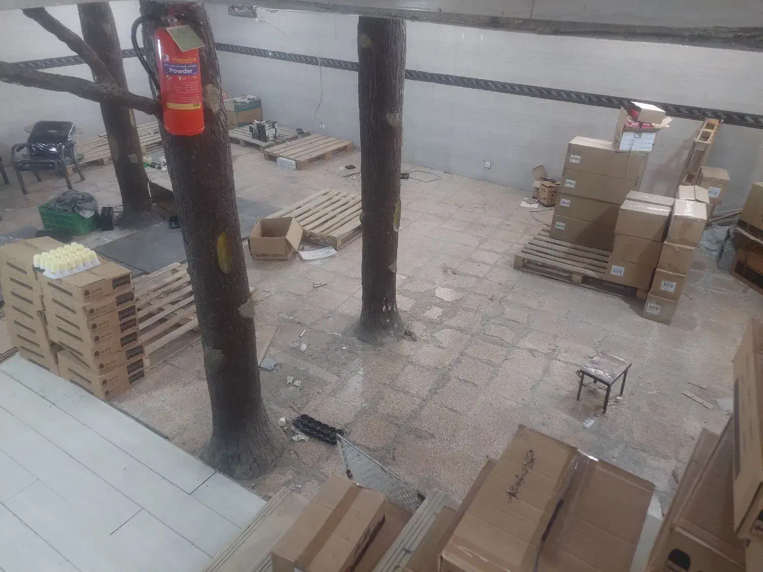 زیرزمین تجاری|اجارهٔ مغازه و غرفه|چهارباغ, |دیوار