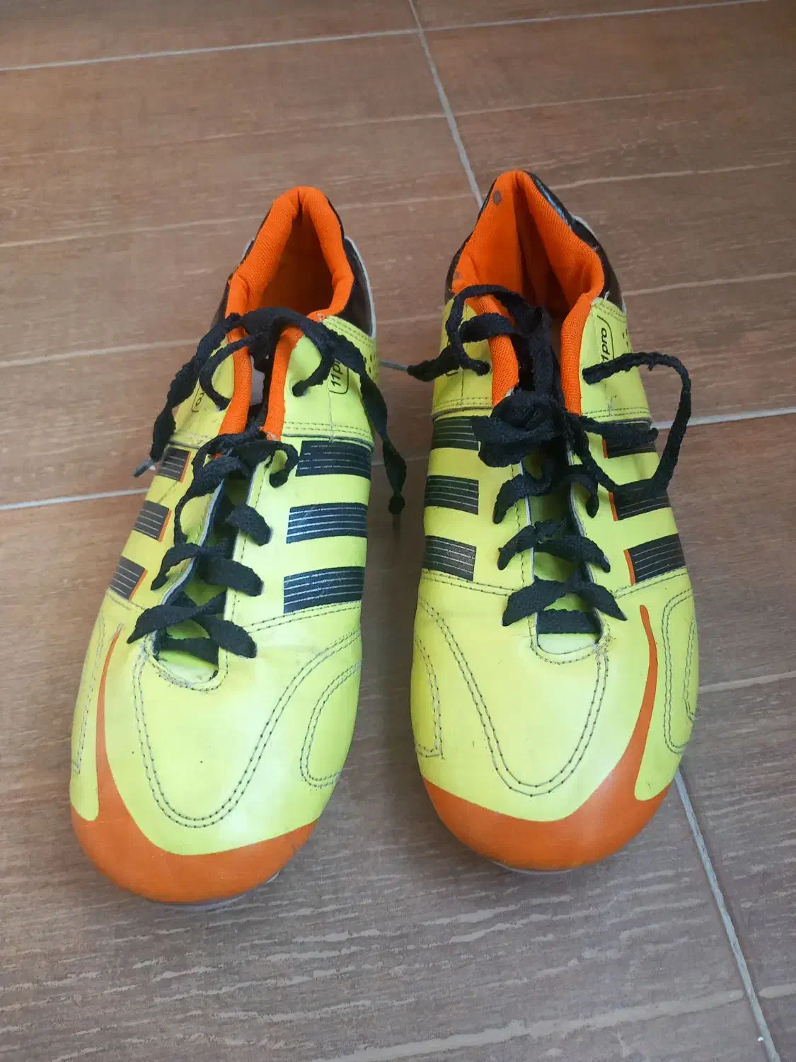 کفش چمن|کیف، کفش، کمربند|شیروان (لرستان), |دیوار