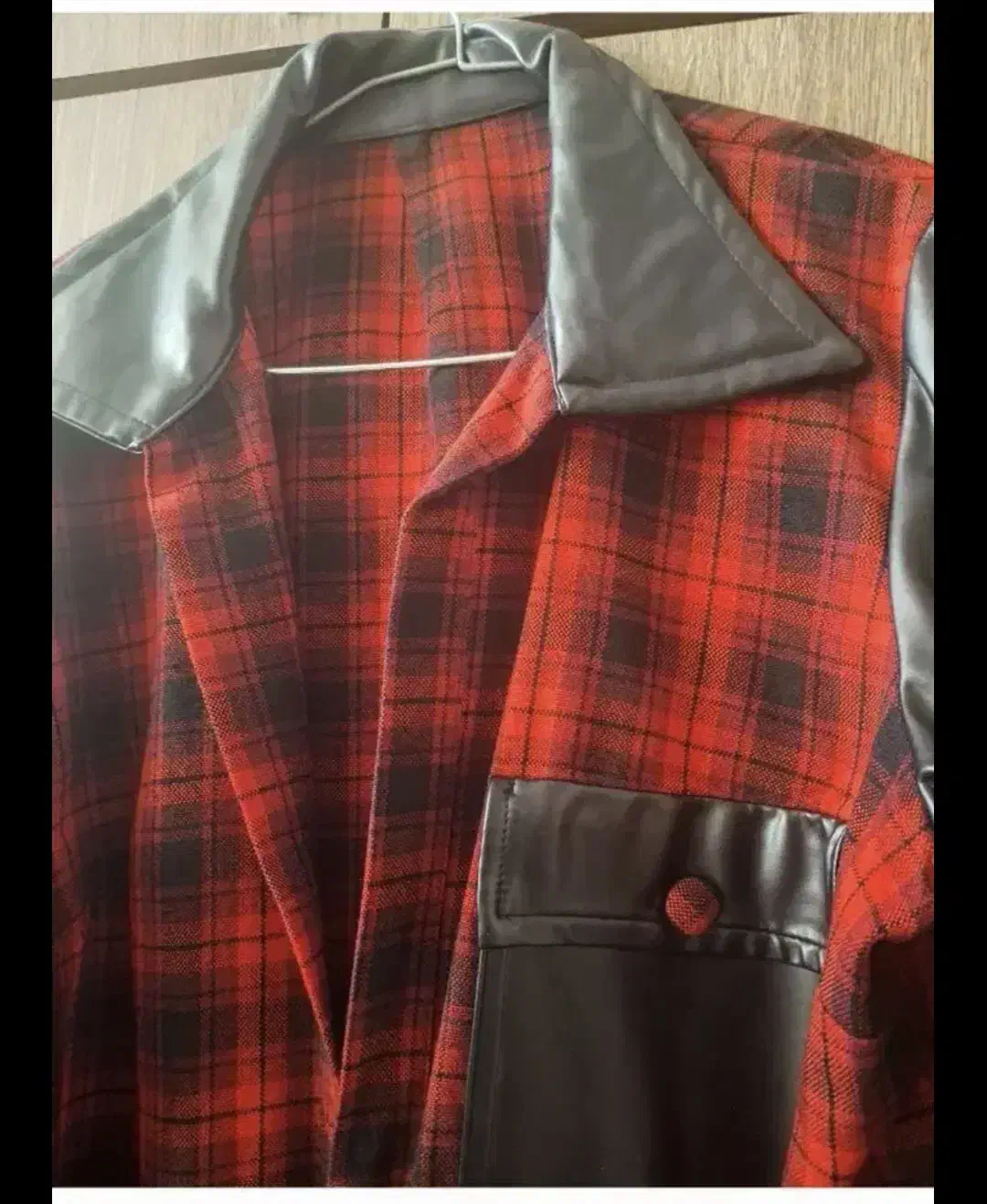 پیراهن چهار خانه زنانه|لباس|اصفهان, امامزاده اسماعیل|دیوار