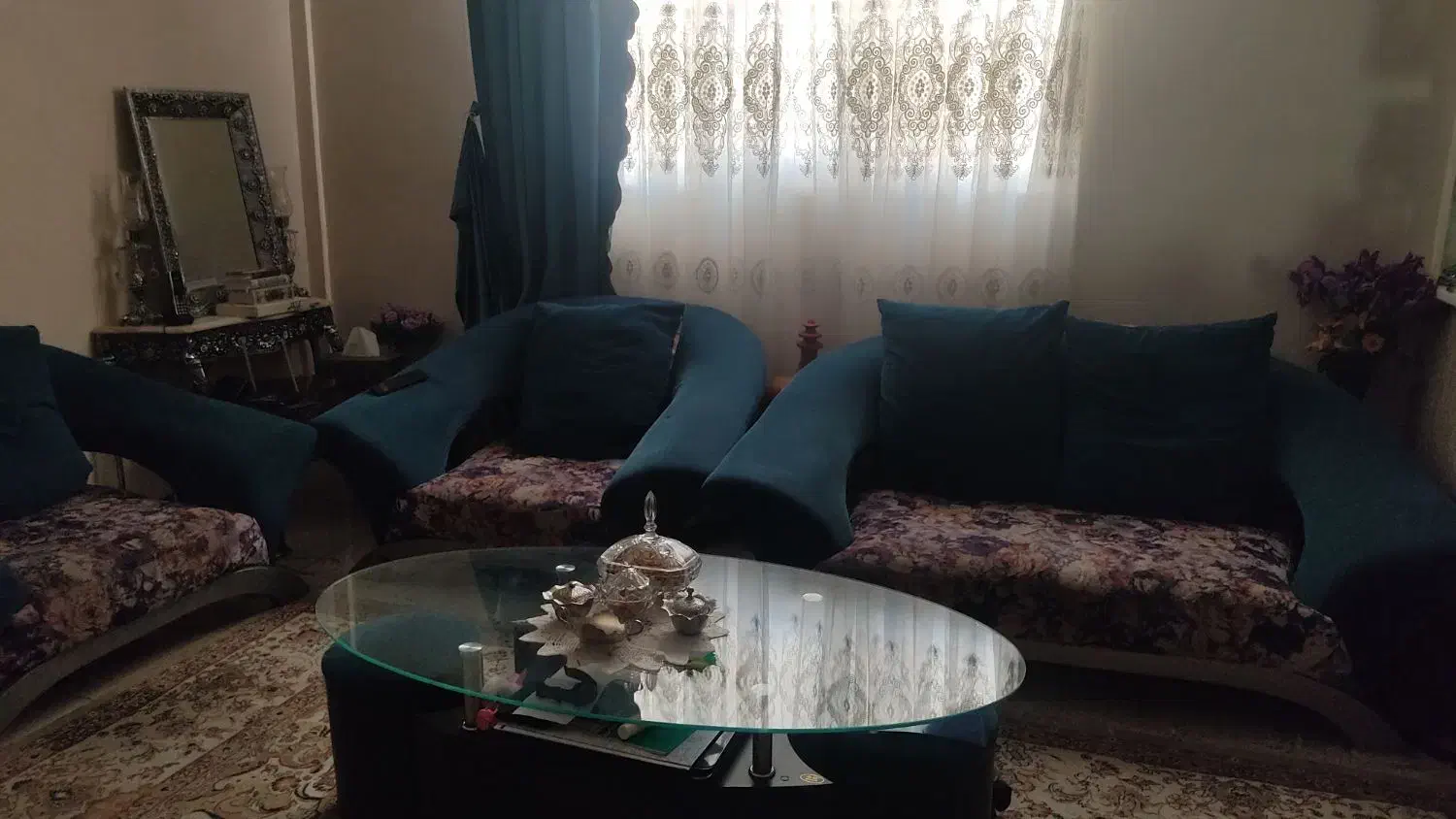 مبل و عسلی و یک هواپز|مبلمان خانگی و میز عسلی|دماوند, مسکن مهر گیلاوند|دیوار