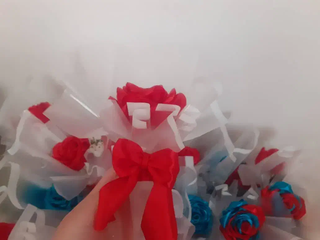 گل روبانی تک شاخه قیمت مناسب برای مناسبتا|گل مصنوعی|آستارا, |دیوار