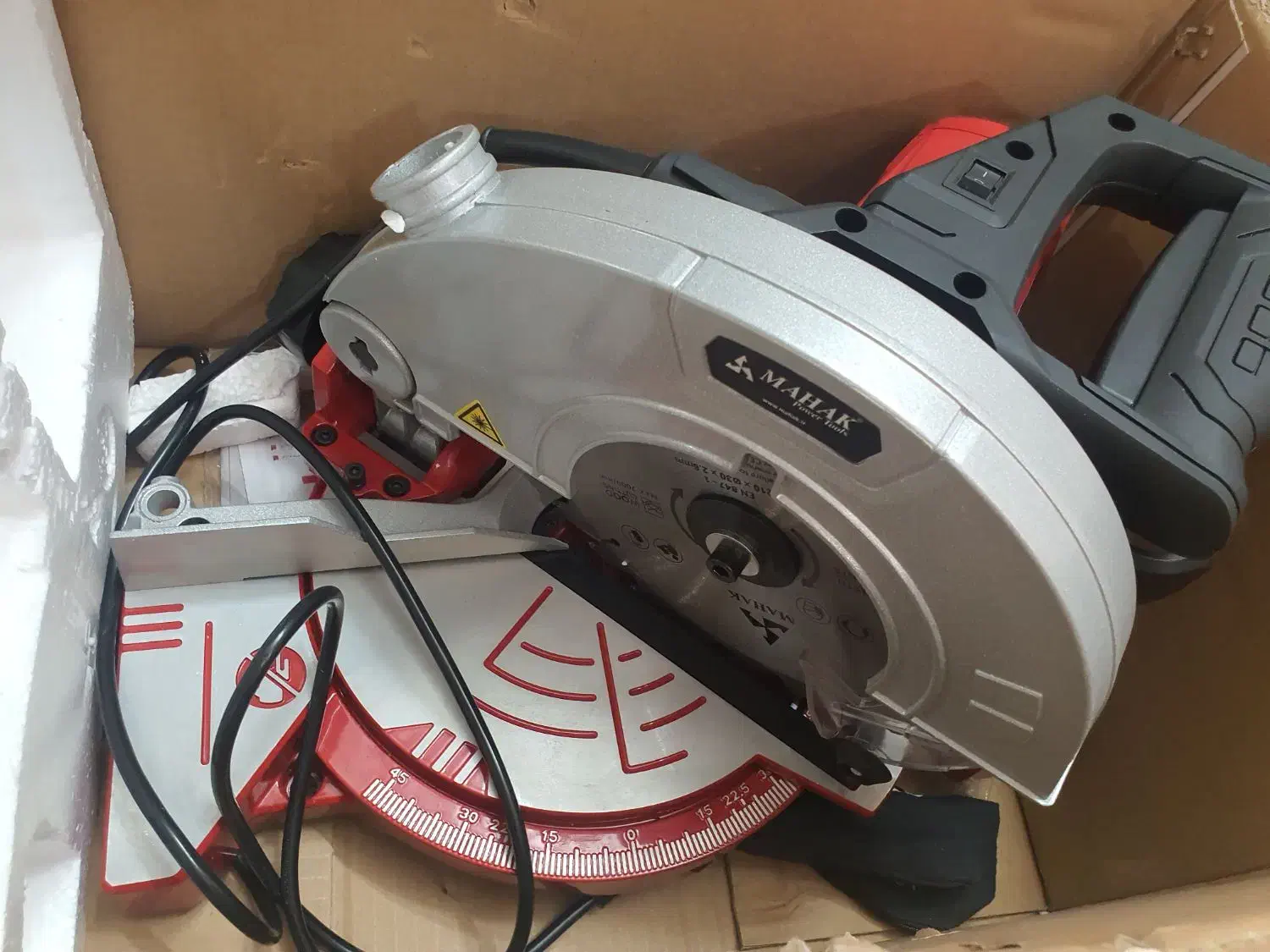 فارسی بر،گرد بر و سنباده لرزون|ابزارآلات|قم, بنیاد|دیوار