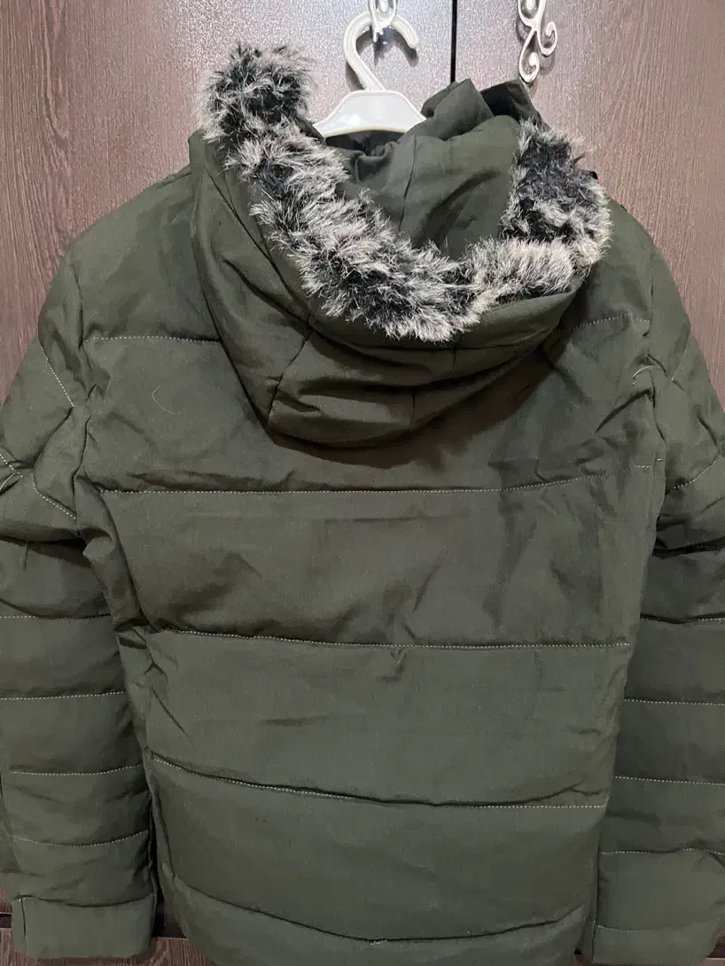 کاپشن|لباس|شاهینشهر, شهرک پردیس|دیوار