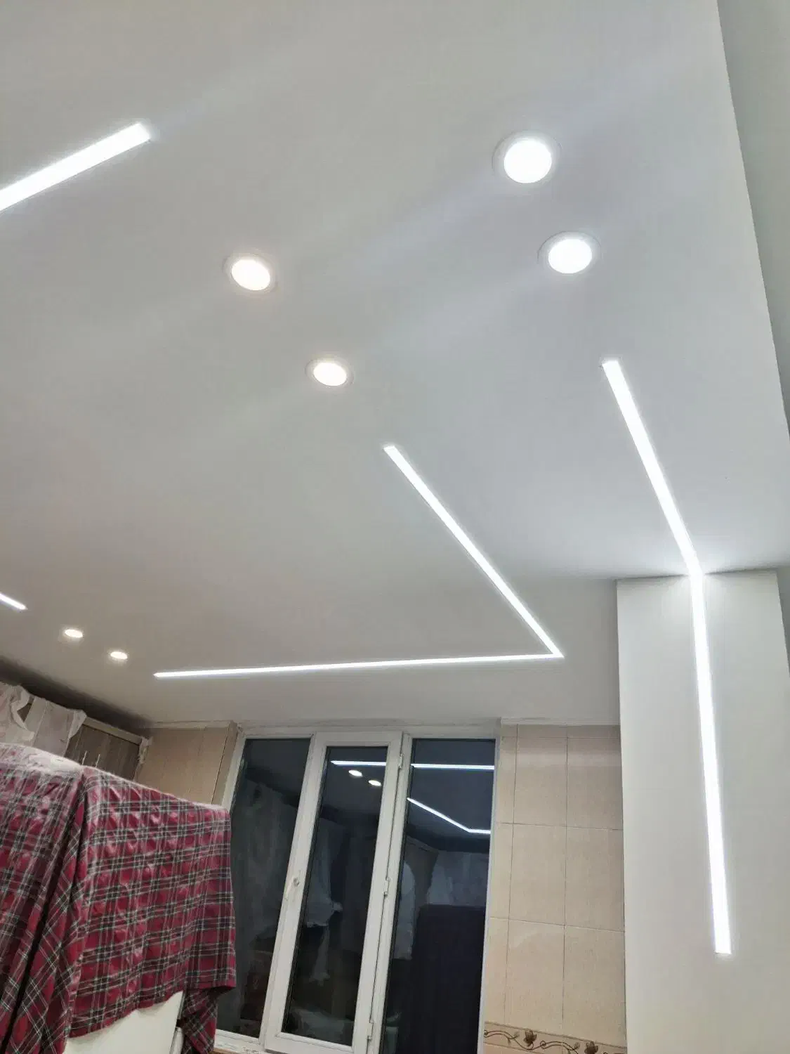 اجرای لاین نوری و روشنایی صفر تا صد|خدمات پیشه و مهارت|زنجان, |دیوار