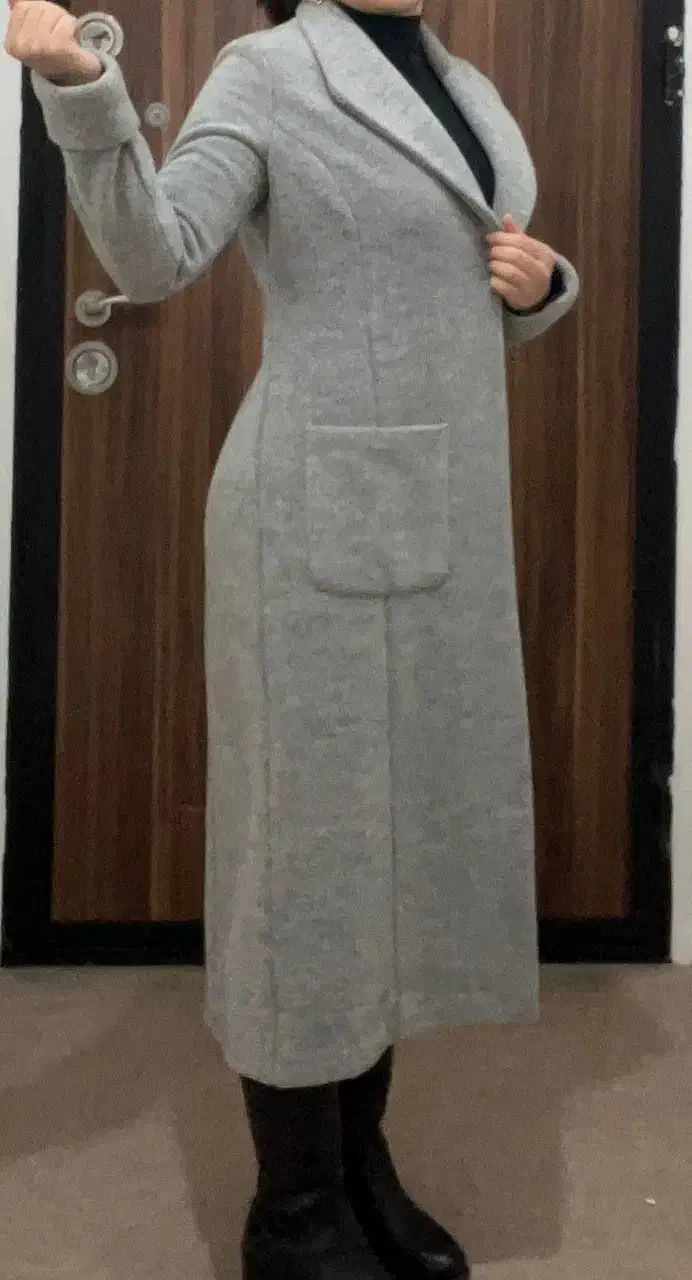 پالتو بلند|لباس|ری, علایین|دیوار