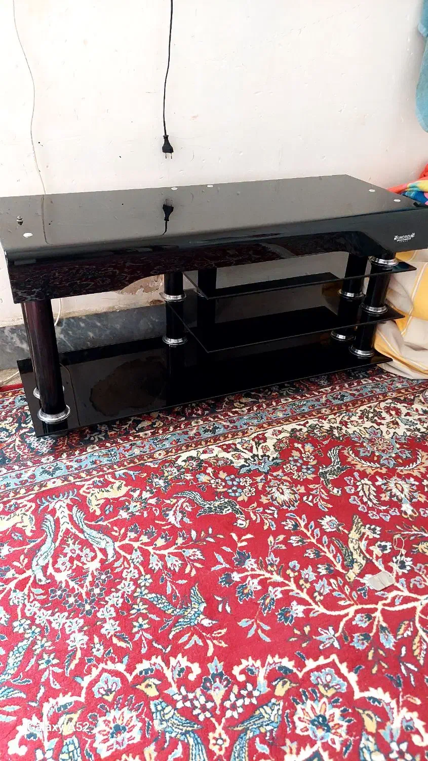 زیر تلویزیون شیشه ای ضخیم ومحکم|میز تلویزیون|یاسوج, |دیوار