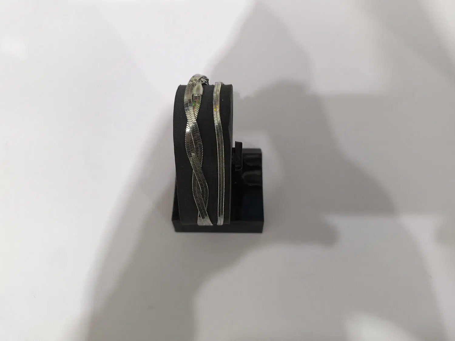 گردن بند|بدلیجات|قم, حقیقت|دیوار