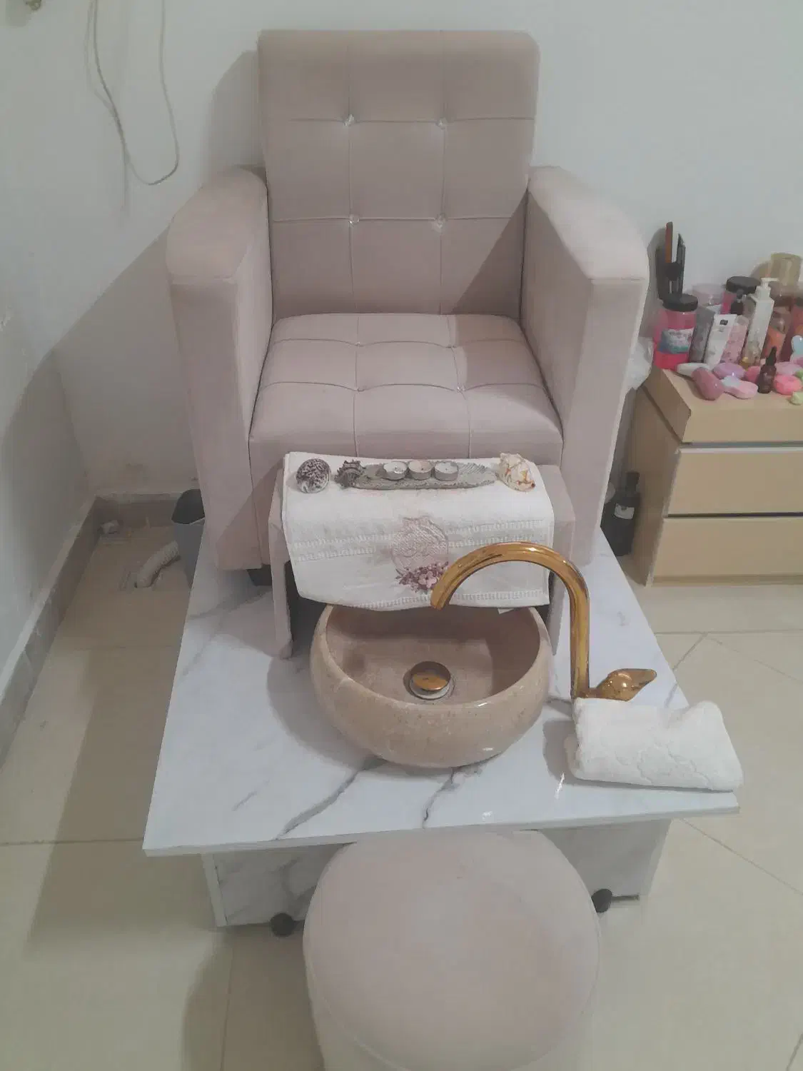 فروش میز مخصوص ناخن کاری|آرایشگاه و سالنهای زیبایی|نوشهر, |دیوار