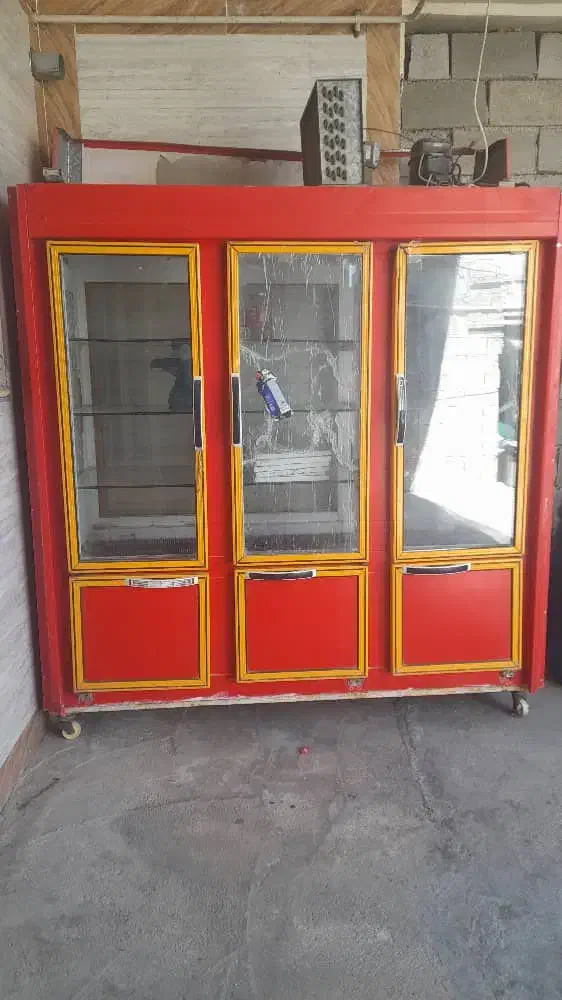 یخچال فریزر ویترینی بزرگ و وسایل فست فود|کافی‌شاپ و رستوران|باغ ملک, |دیوار