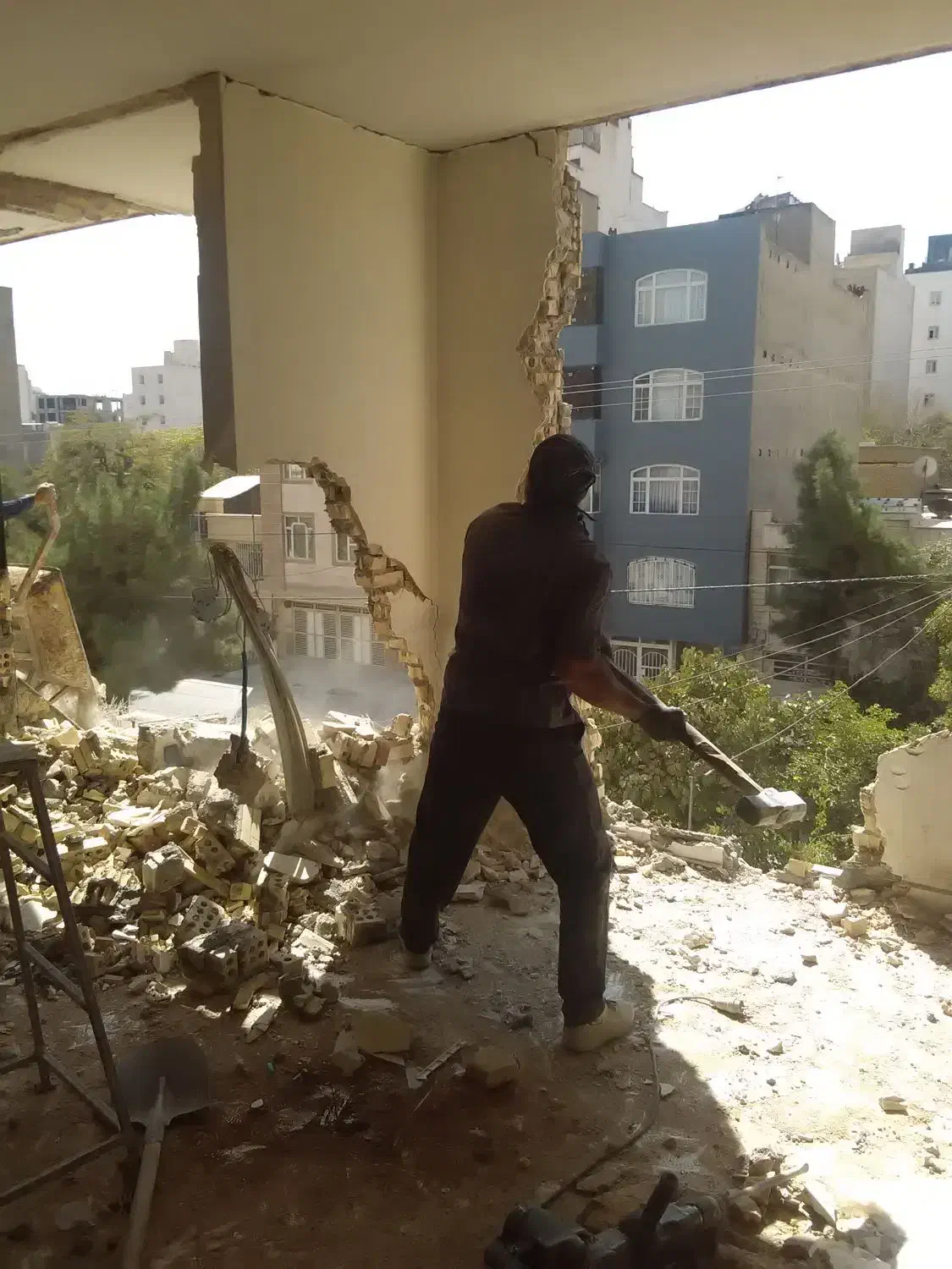 تخریب ساختمان|خدمات پیشه و مهارت|مشهد, آپارتمان های مرتفع|دیوار