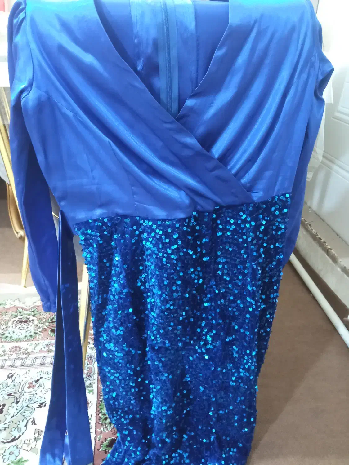 لباس مجلسی|لباس|خوی, |دیوار